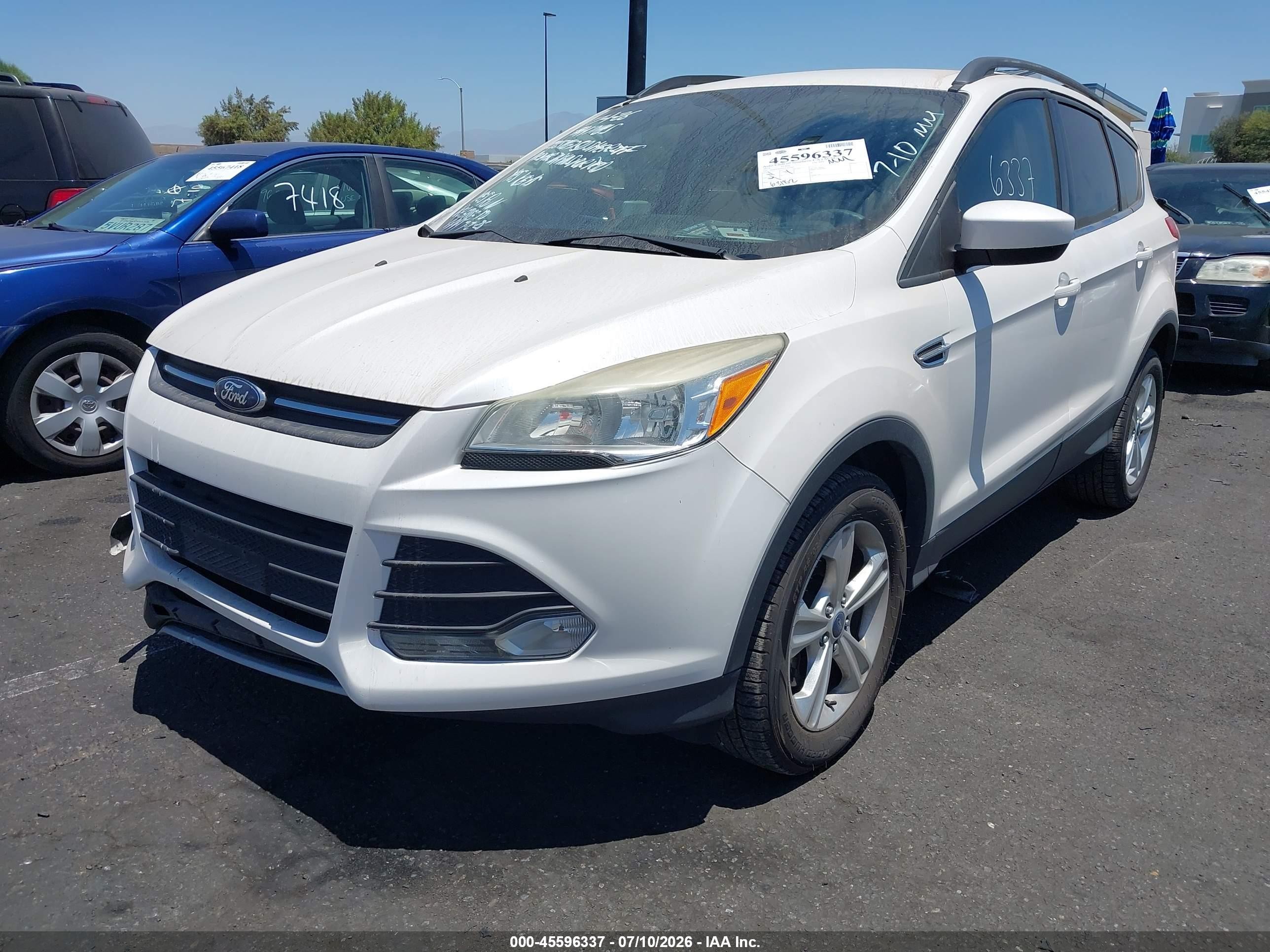 2014 Ford Escape Se White vin: 1FMCU9G9XEUA77903