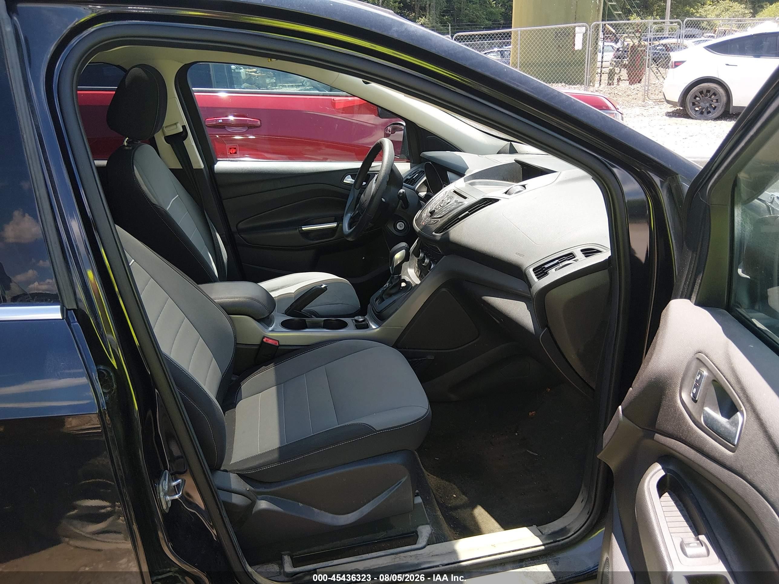 2015 Ford Escape Se Черный vin: 1FMCU9G9XFUB64783