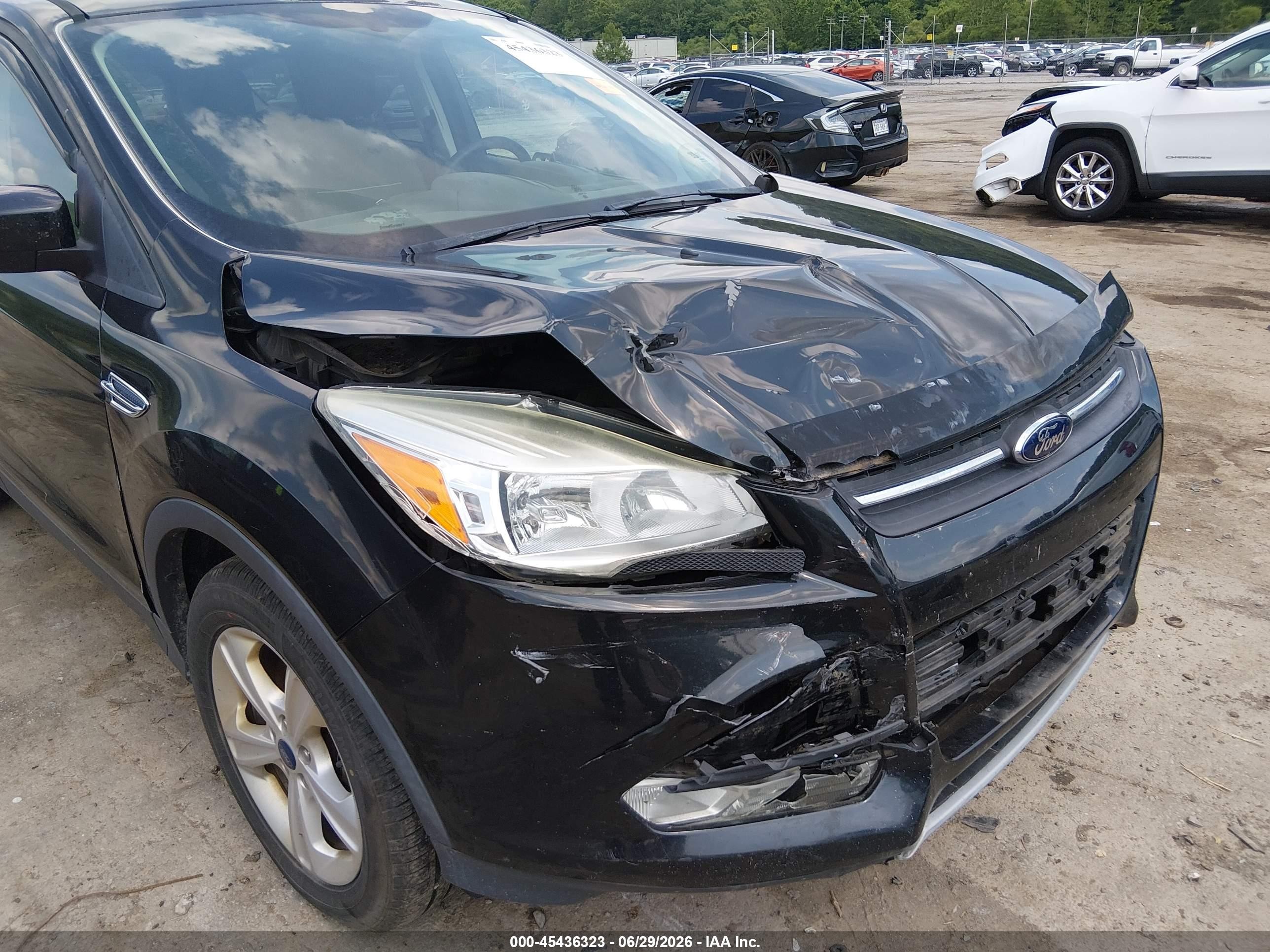 2015 Ford Escape Se Черный vin: 1FMCU9G9XFUB64783