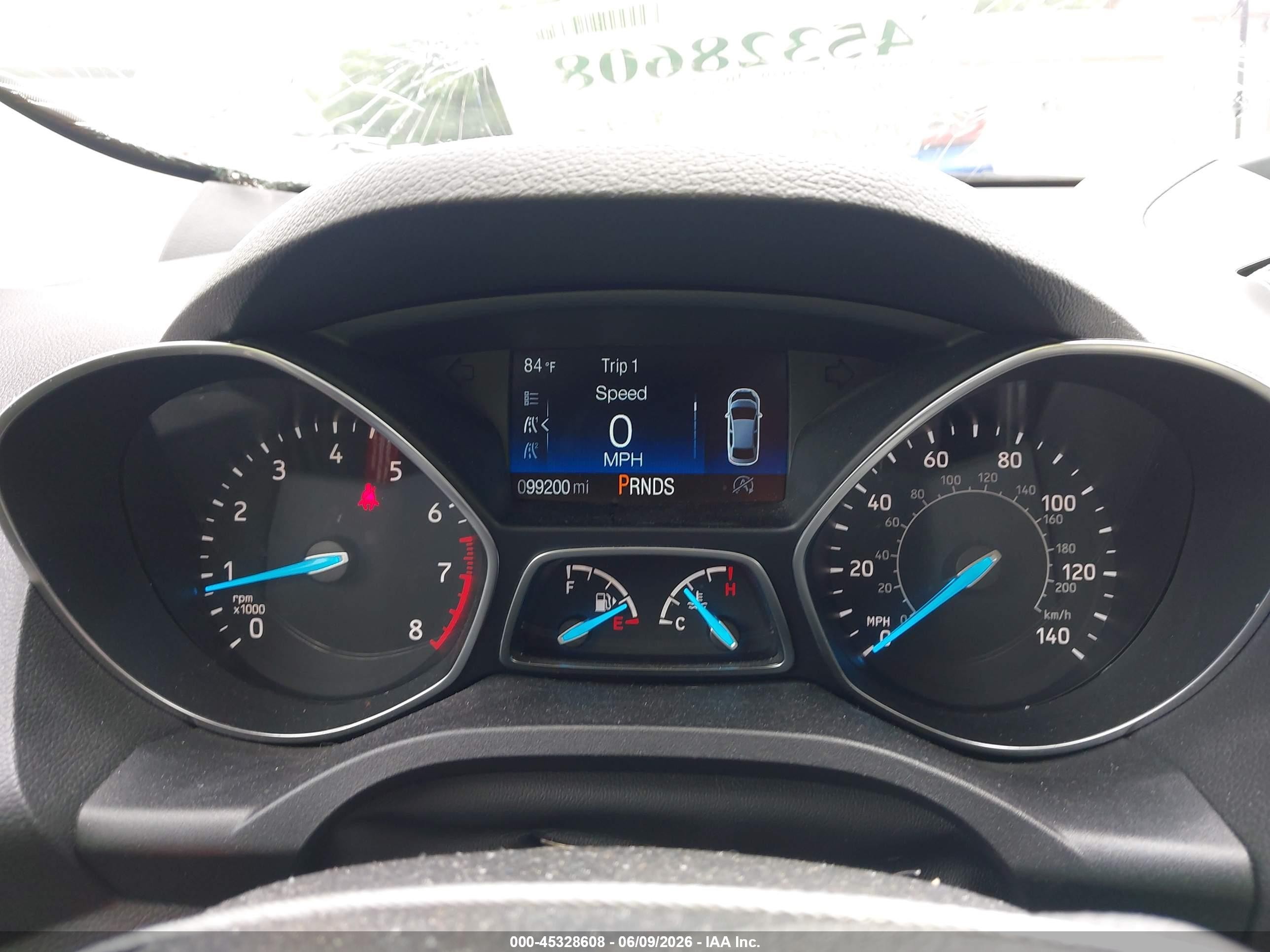 2018 Ford Escape Se Белый vin: 1FMCU9G9XJUC13635