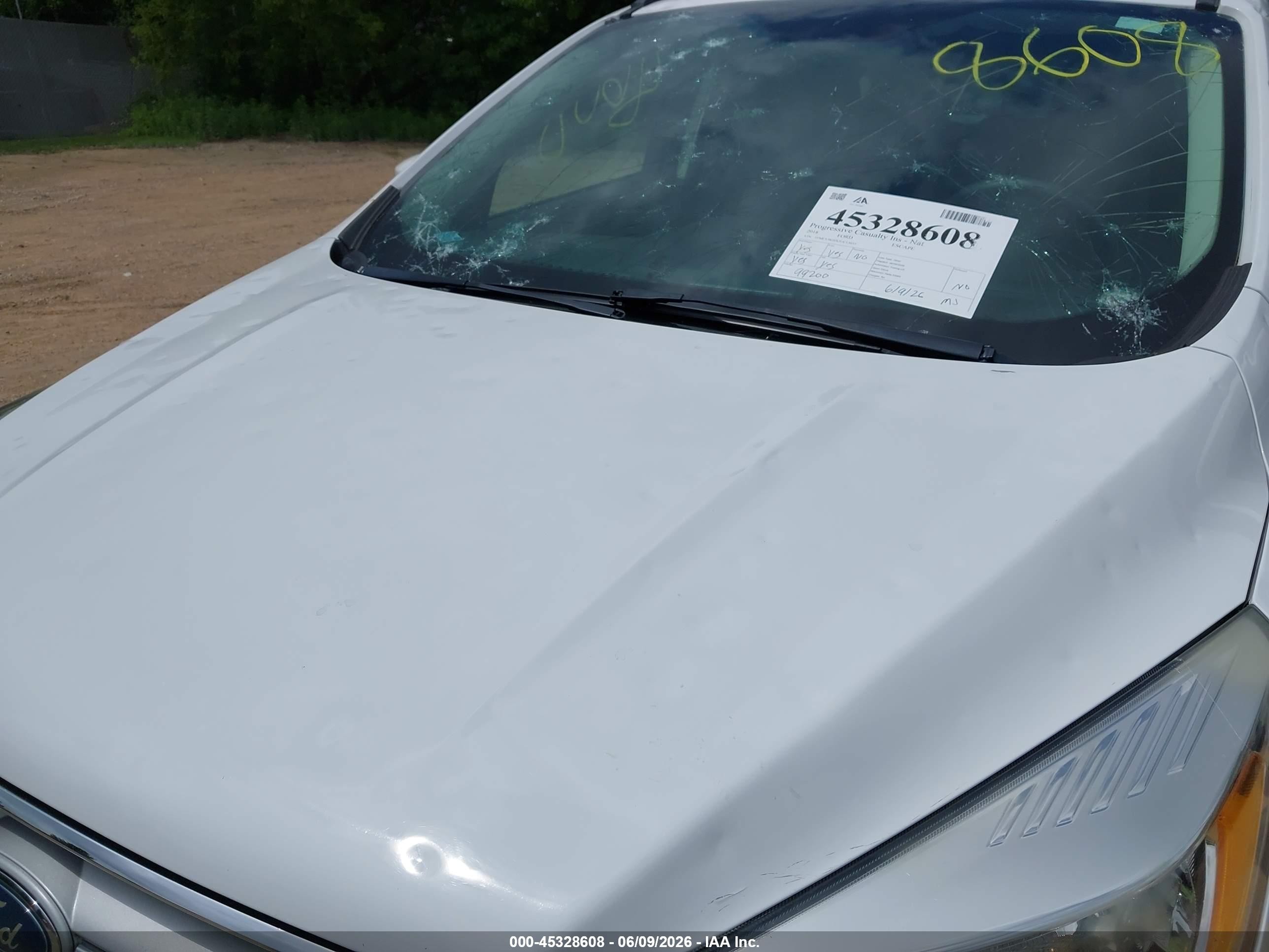 2018 Ford Escape Se Белый vin: 1FMCU9G9XJUC13635