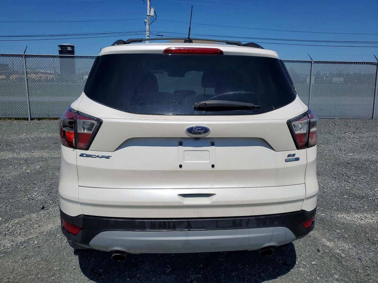 2017 Ford Escape Se White vin: 1FMCU9GD0HUA05259