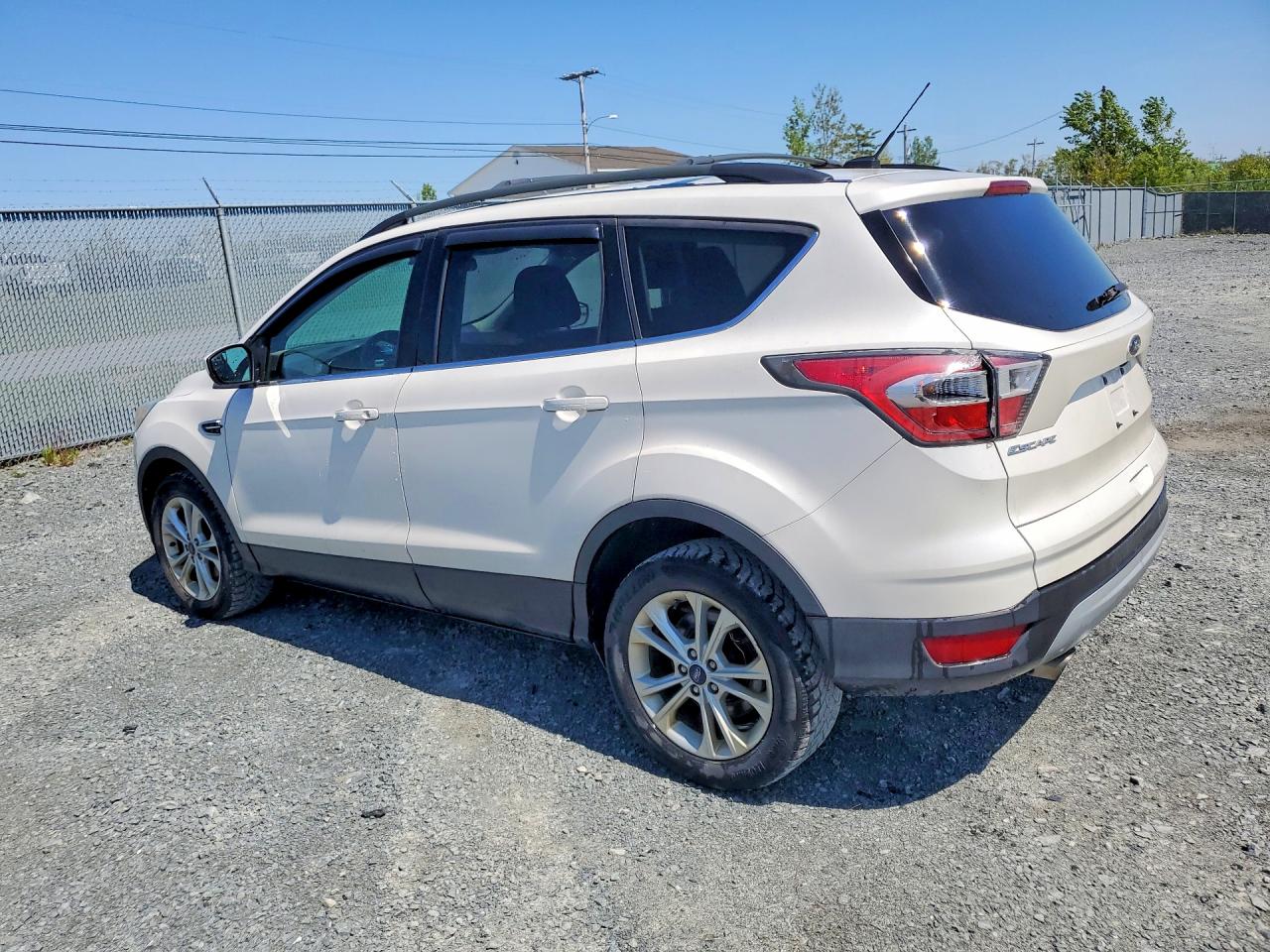 2017 Ford Escape Se White vin: 1FMCU9GD0HUA05259