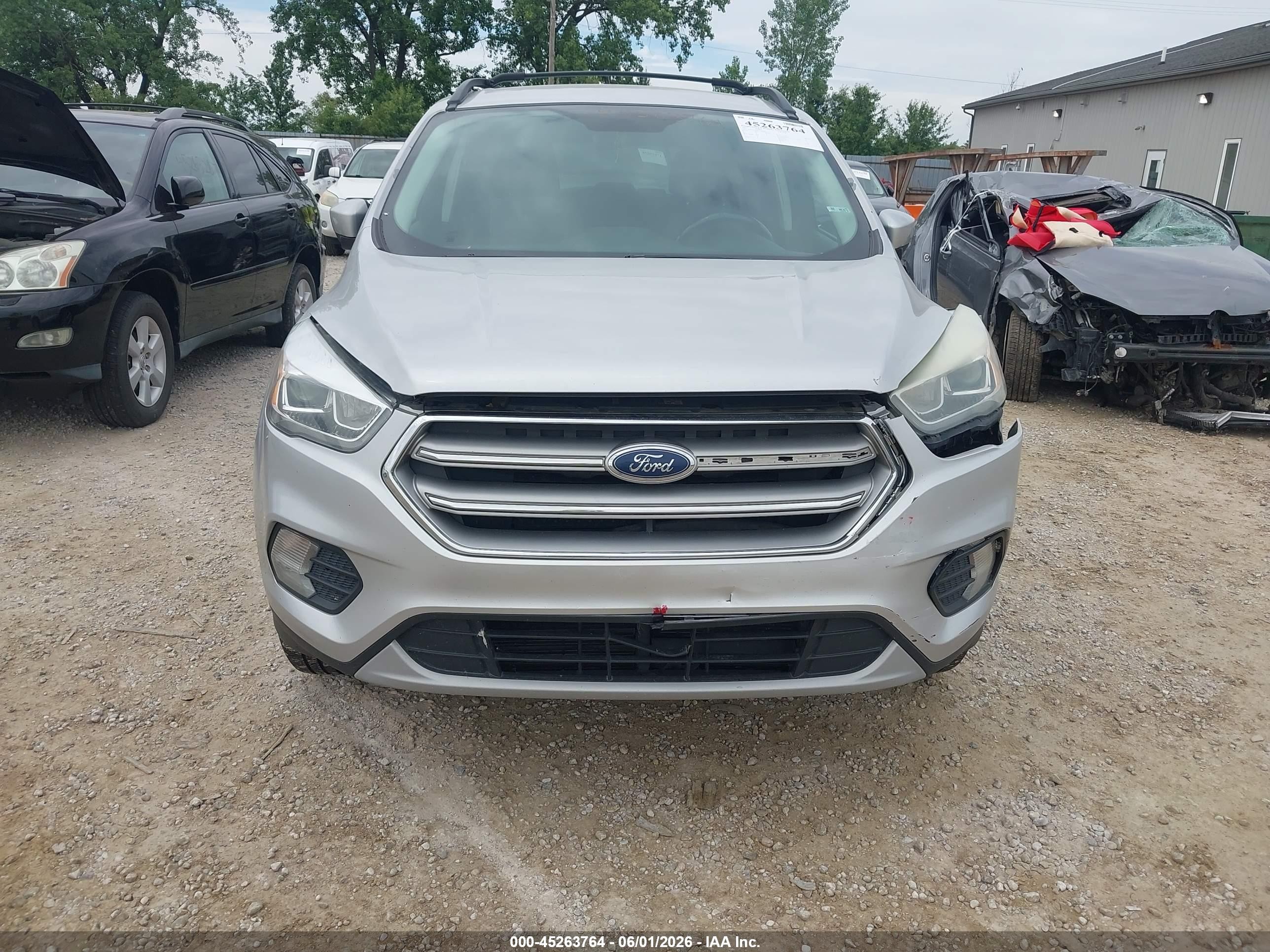 2017 Ford Escape Se Silver vin: 1FMCU9GD0HUE98666