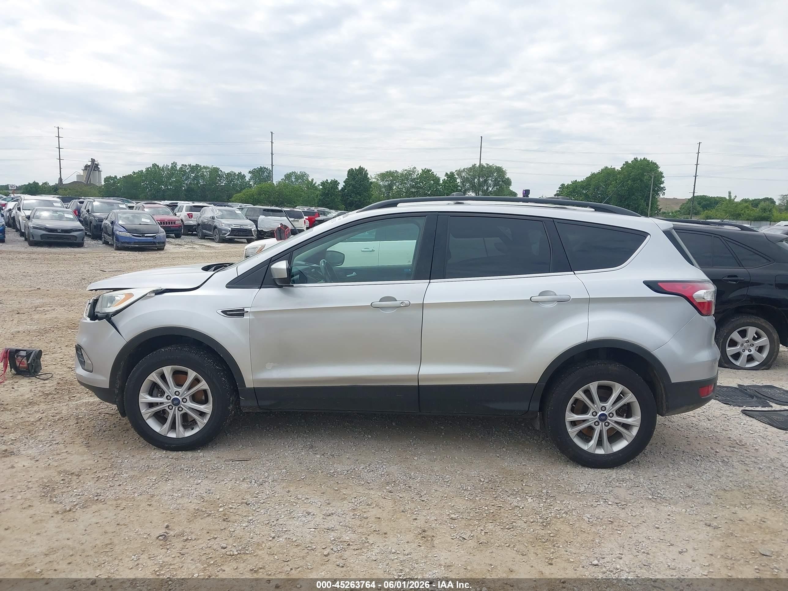 2017 Ford Escape Se Silver vin: 1FMCU9GD0HUE98666