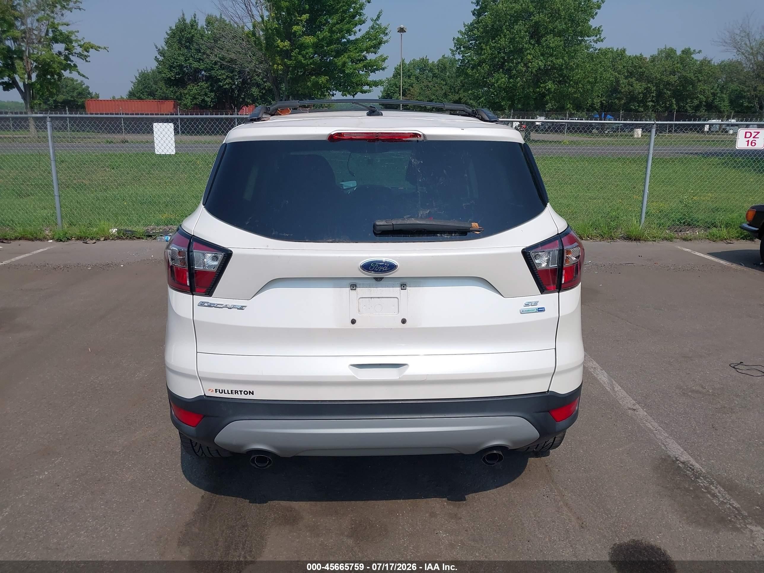 2018 Ford Escape Se White vin: 1FMCU9GD0JUA15327