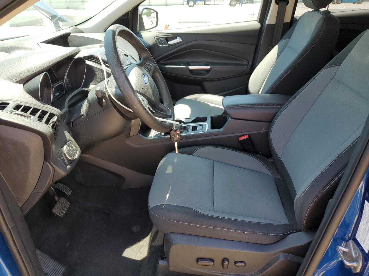 2018 Ford Escape Se   Синий vin: 1FMCU9GD0JUA32046