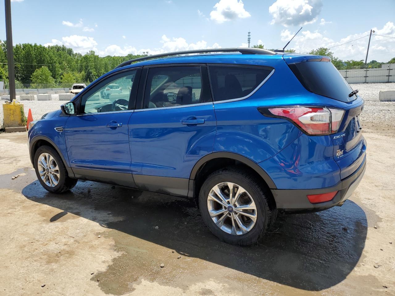 2018 Ford Escape Se   Синий vin: 1FMCU9GD0JUA32046