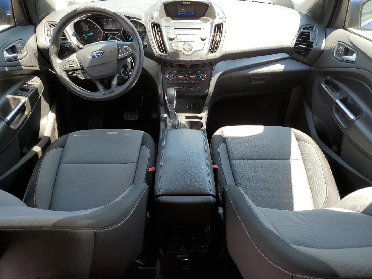 2018 Ford Escape Se   Синий vin: 1FMCU9GD0JUA32046