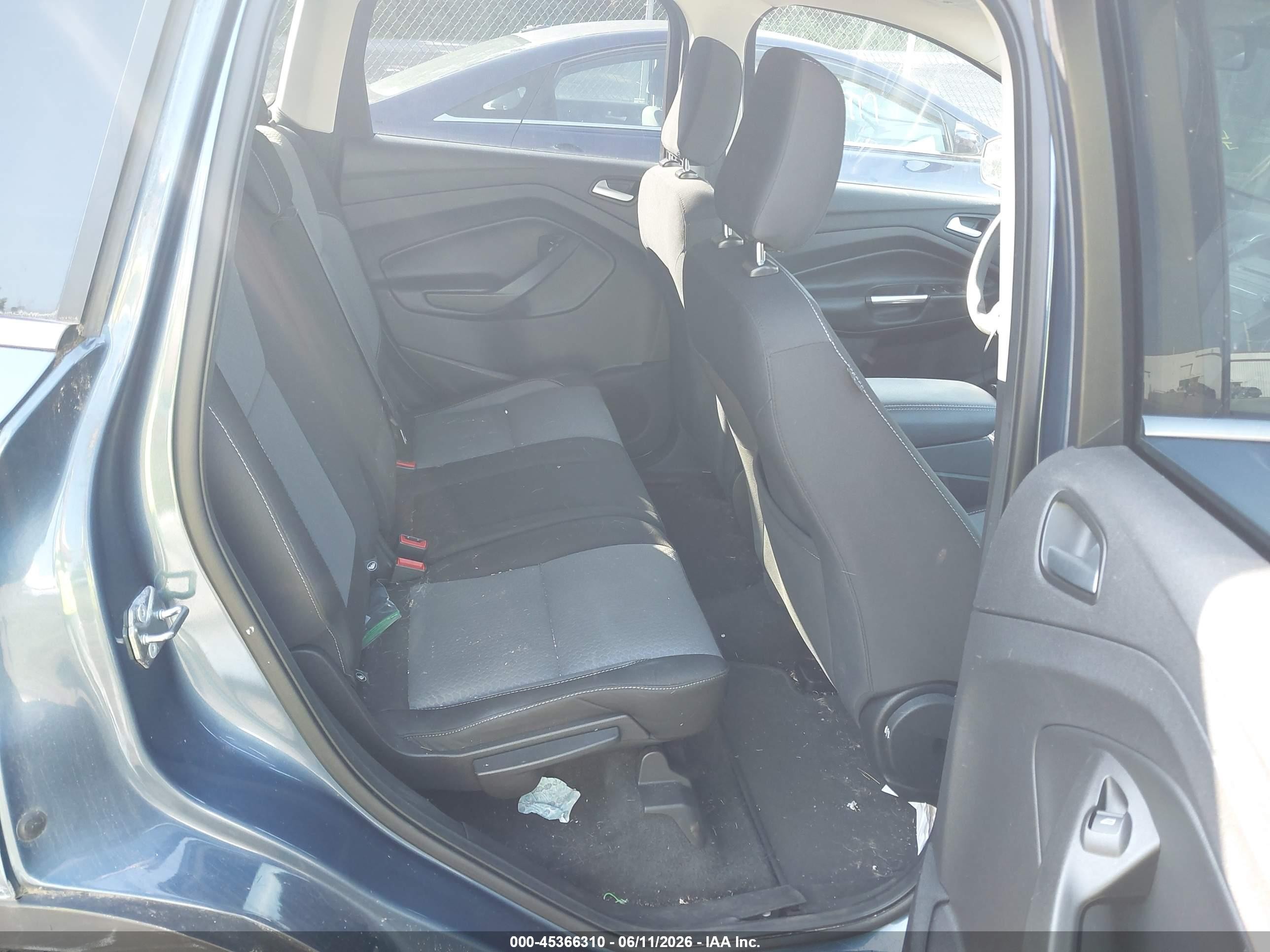 2018 Ford Escape Se Синий vin: 1FMCU9GD0JUB94064