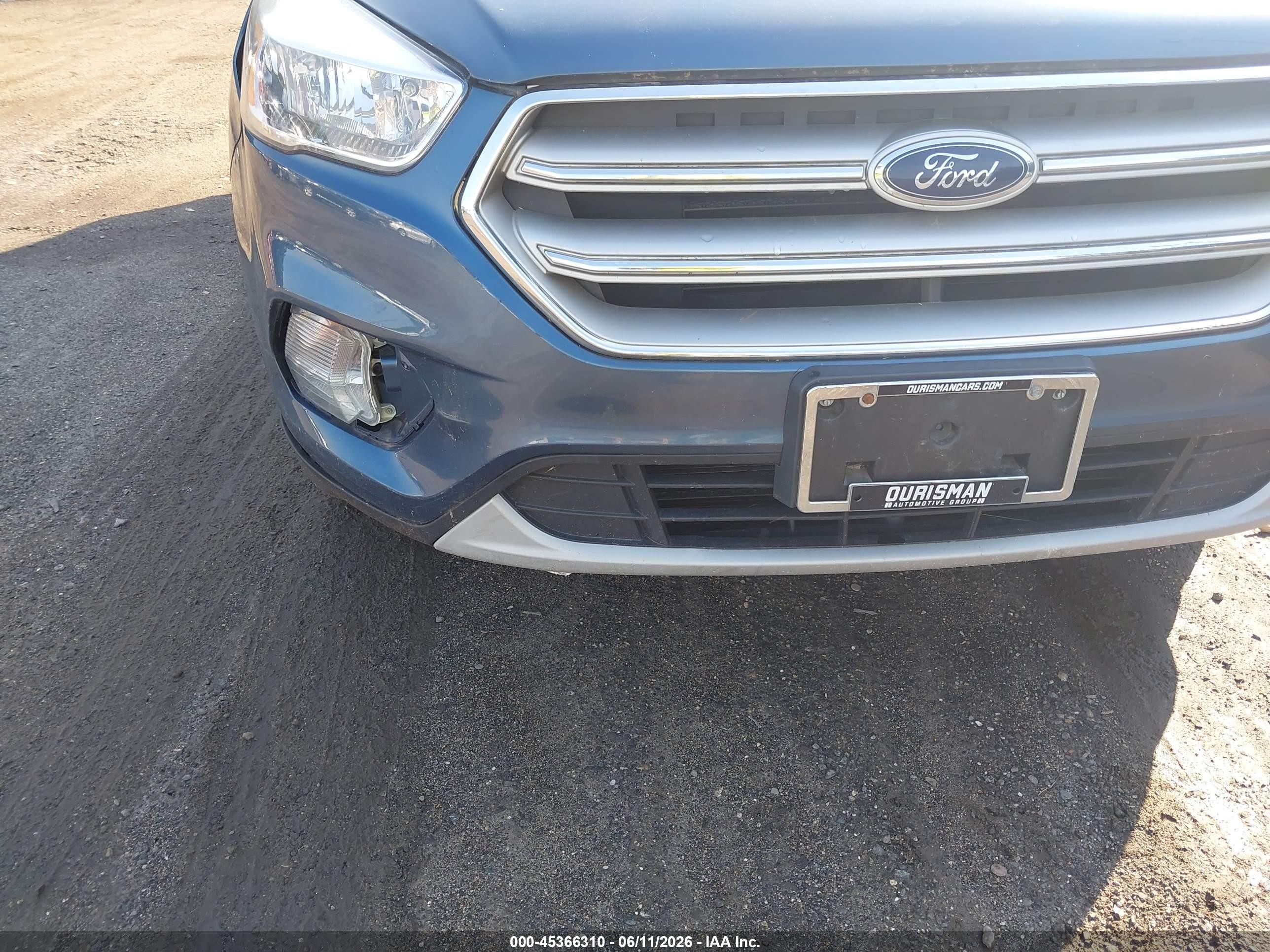 2018 Ford Escape Se Синий vin: 1FMCU9GD0JUB94064