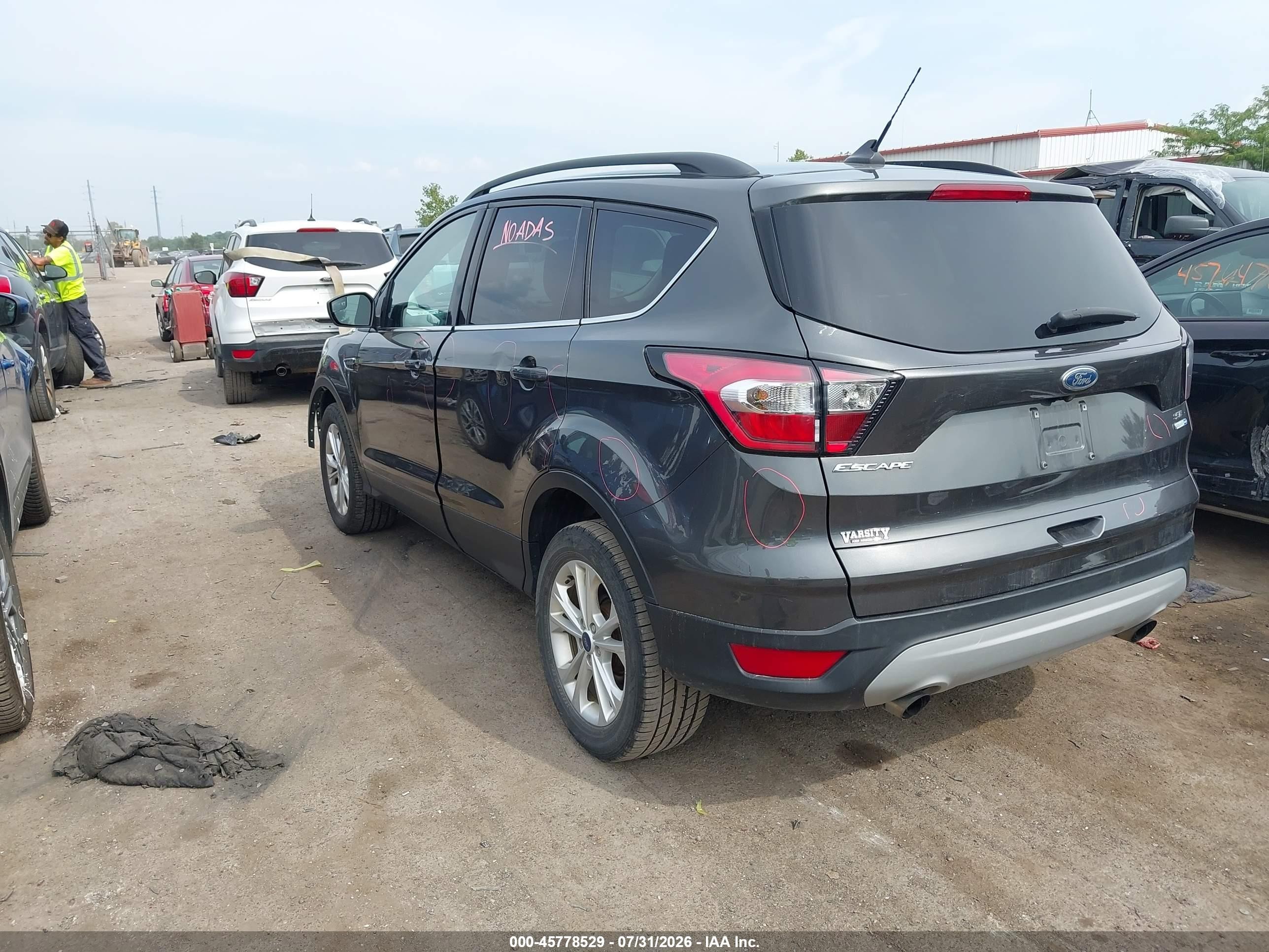2018 Ford Escape Se Gray vin: 1FMCU9GD0JUC58605