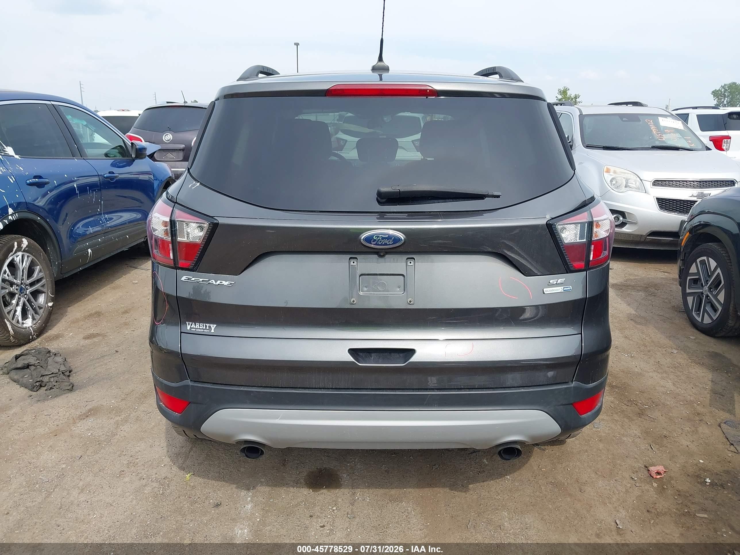 2018 Ford Escape Se Gray vin: 1FMCU9GD0JUC58605