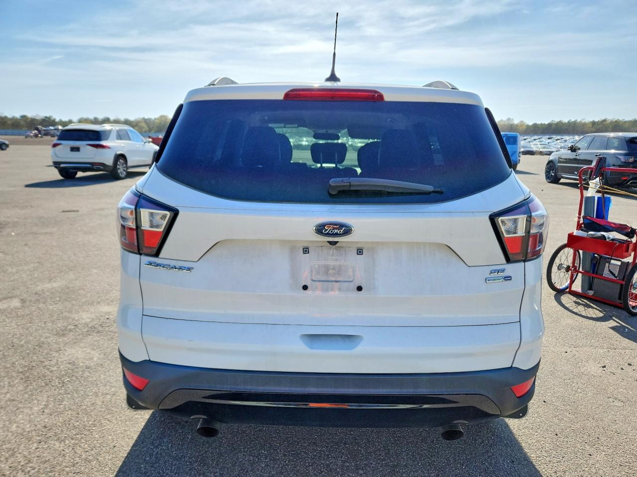 2018 Ford Escape Se White vin: 1FMCU9GD0JUC72696