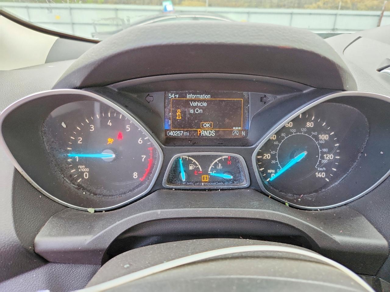2018 Ford Escape Se White vin: 1FMCU9GD0JUC72696