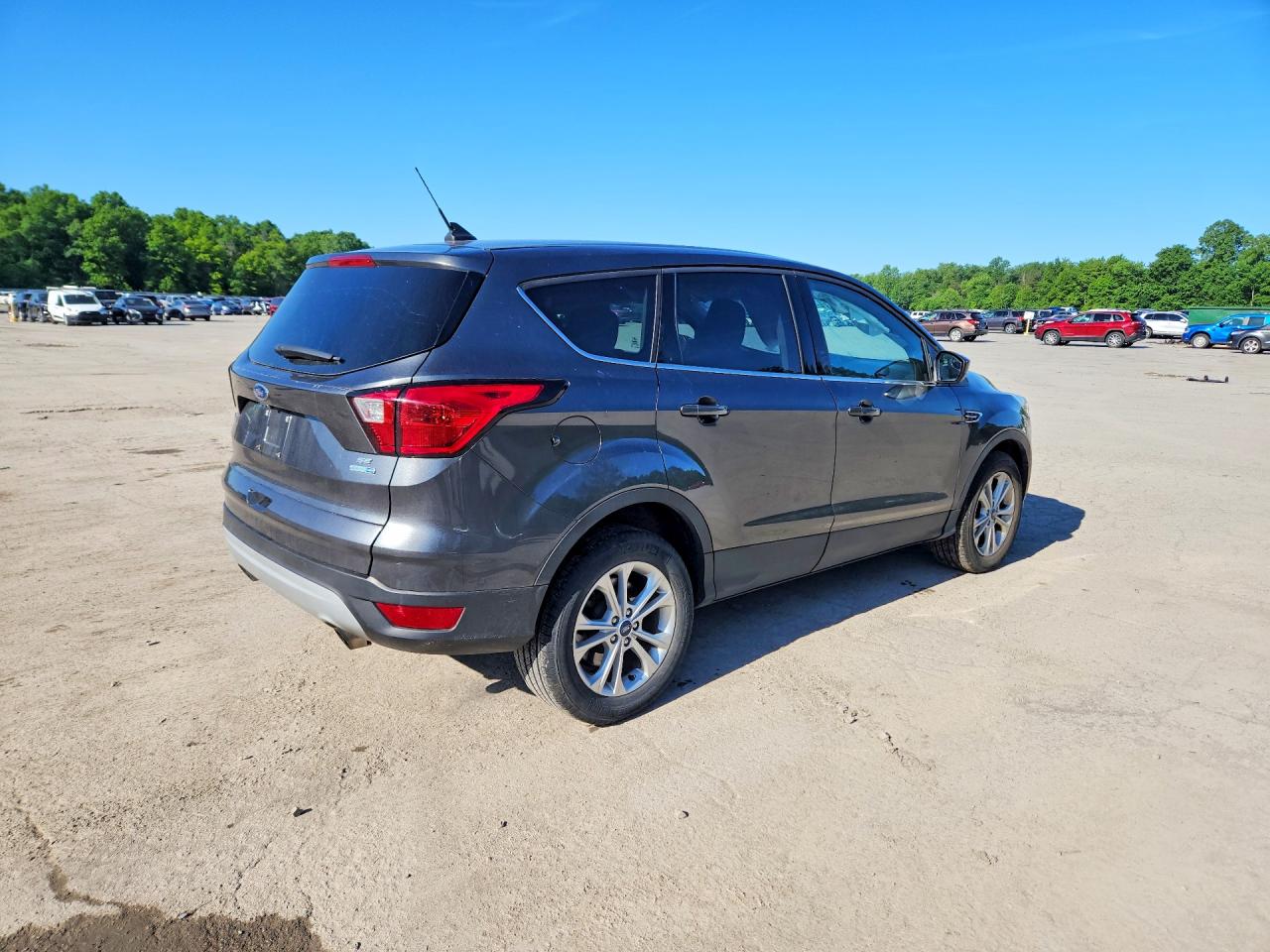 2019 Ford Escape Se Gray vin: 1FMCU9GD0KUA14695