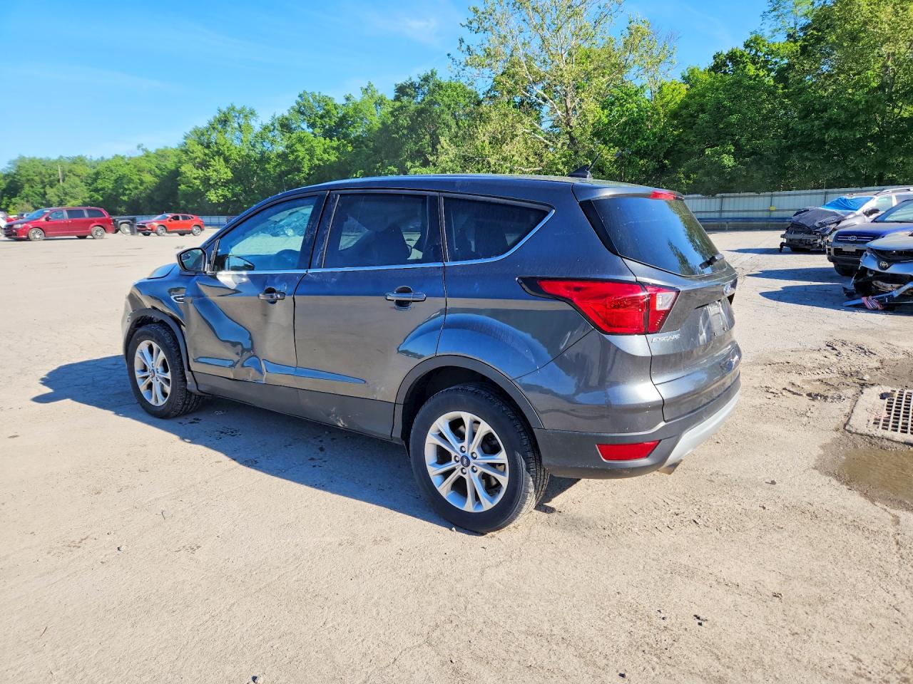 2019 Ford Escape Se Gray vin: 1FMCU9GD0KUA14695