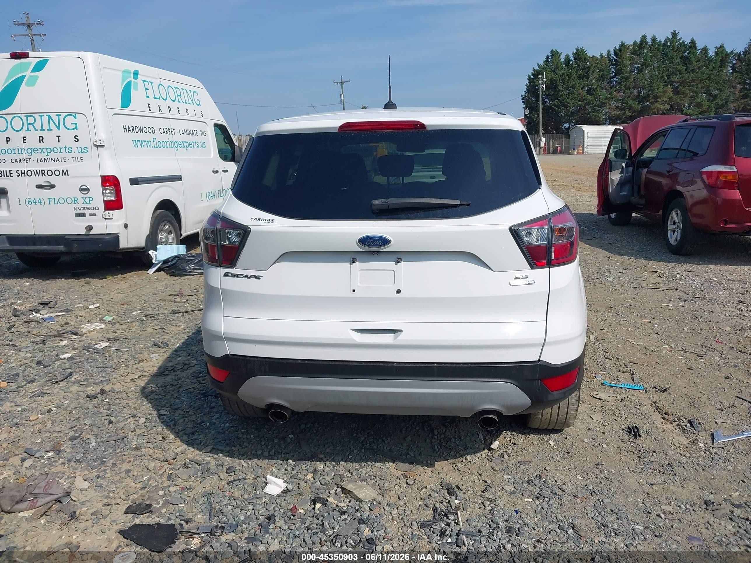 2017 Ford Escape Se White vin: 1FMCU9GD1HUB55669