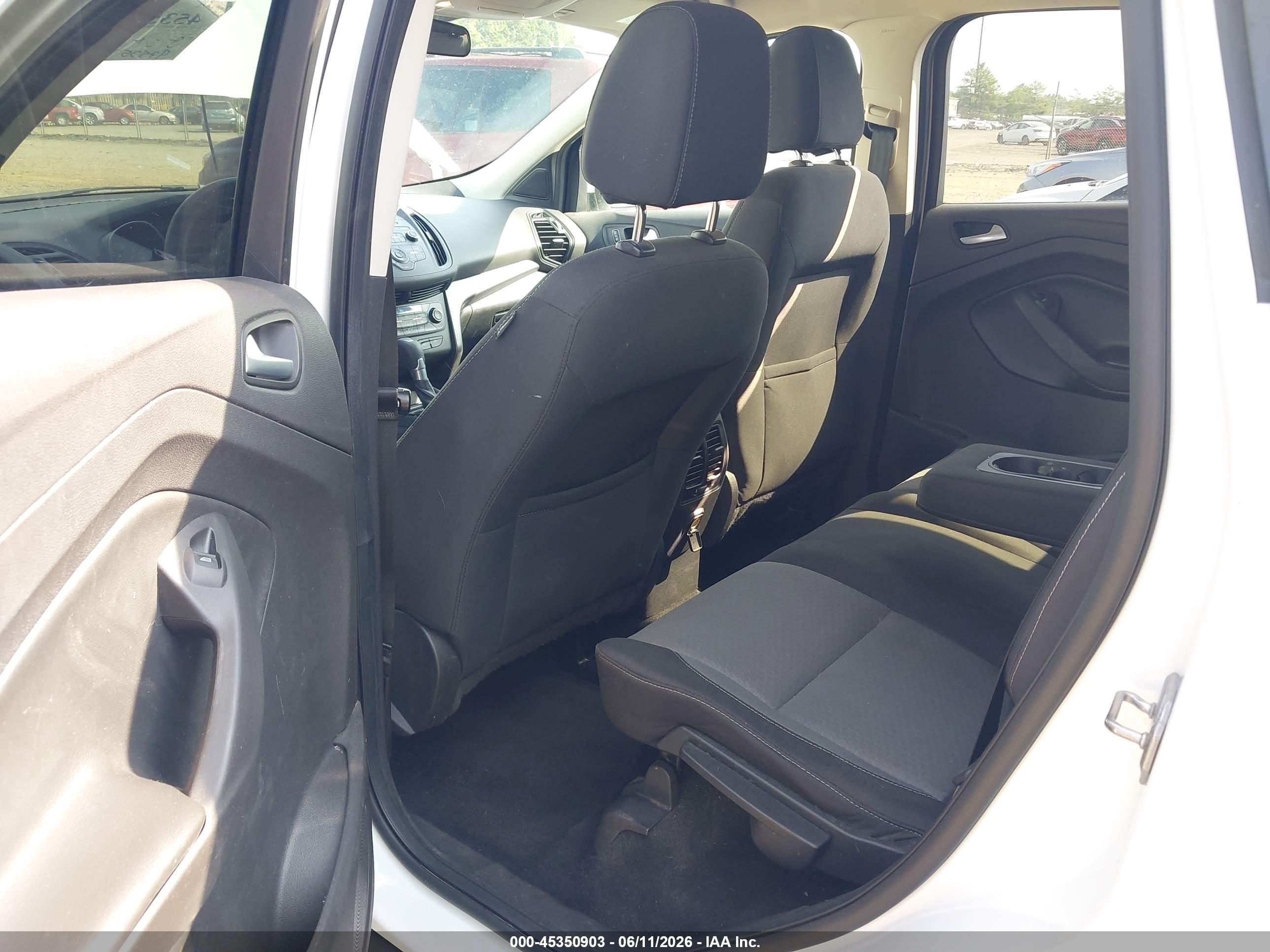 2017 Ford Escape Se White vin: 1FMCU9GD1HUB55669