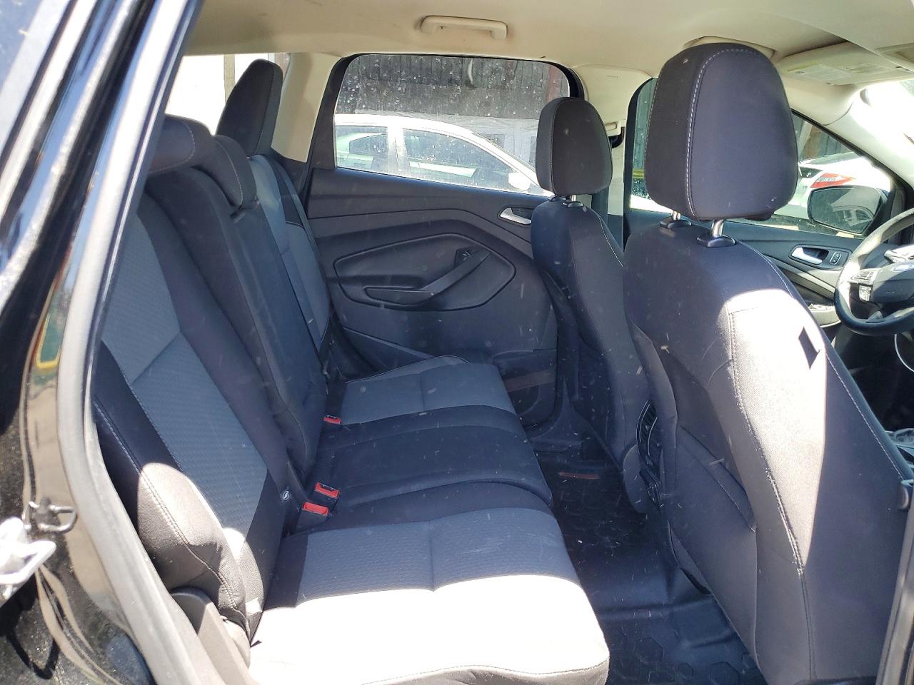 2017 Ford Escape Se Черный vin: 1FMCU9GD1HUC03798