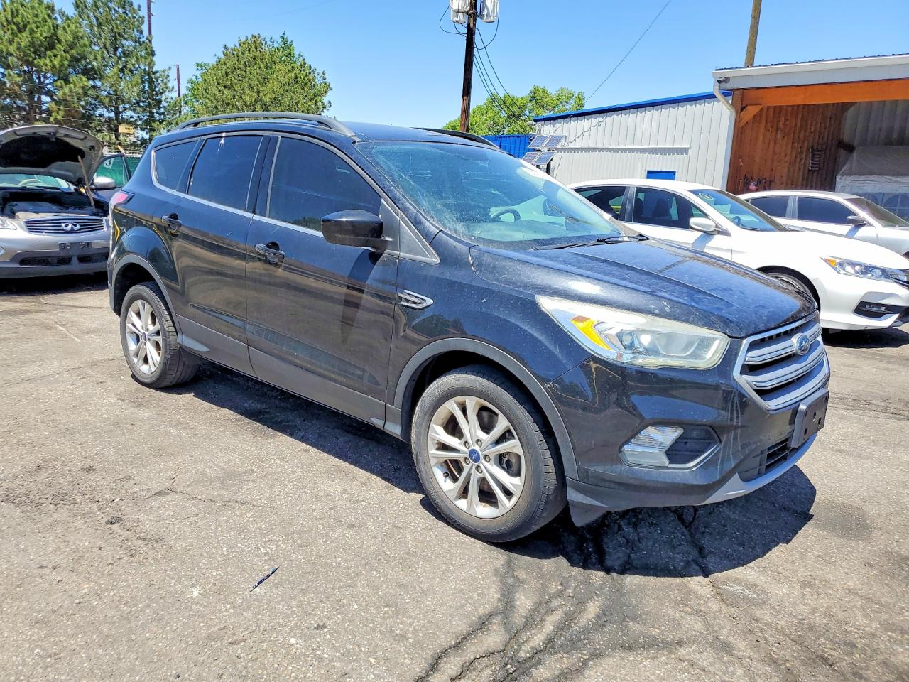 2017 Ford Escape Se Черный vin: 1FMCU9GD1HUC03798