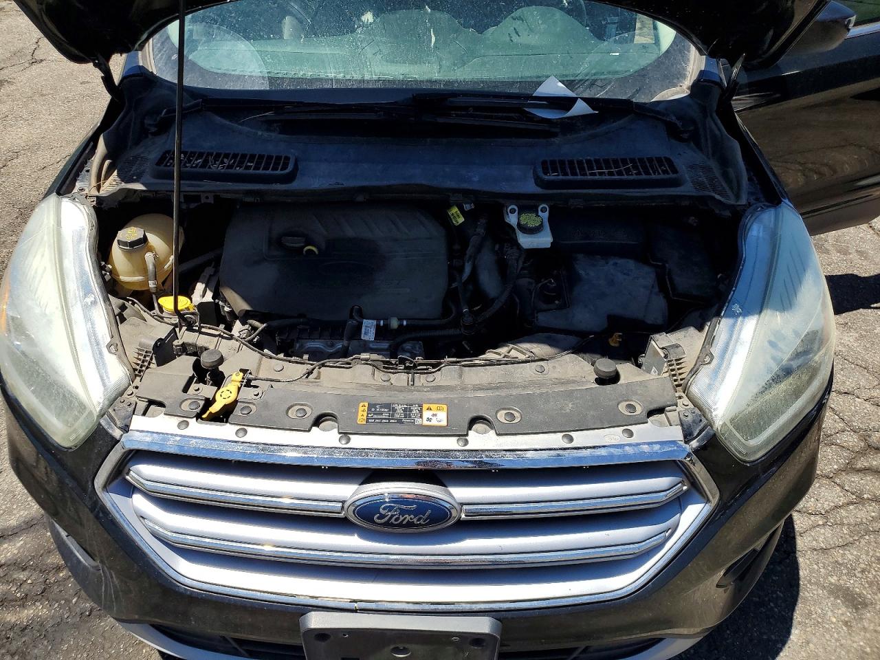 2017 Ford Escape Se Черный vin: 1FMCU9GD1HUC03798