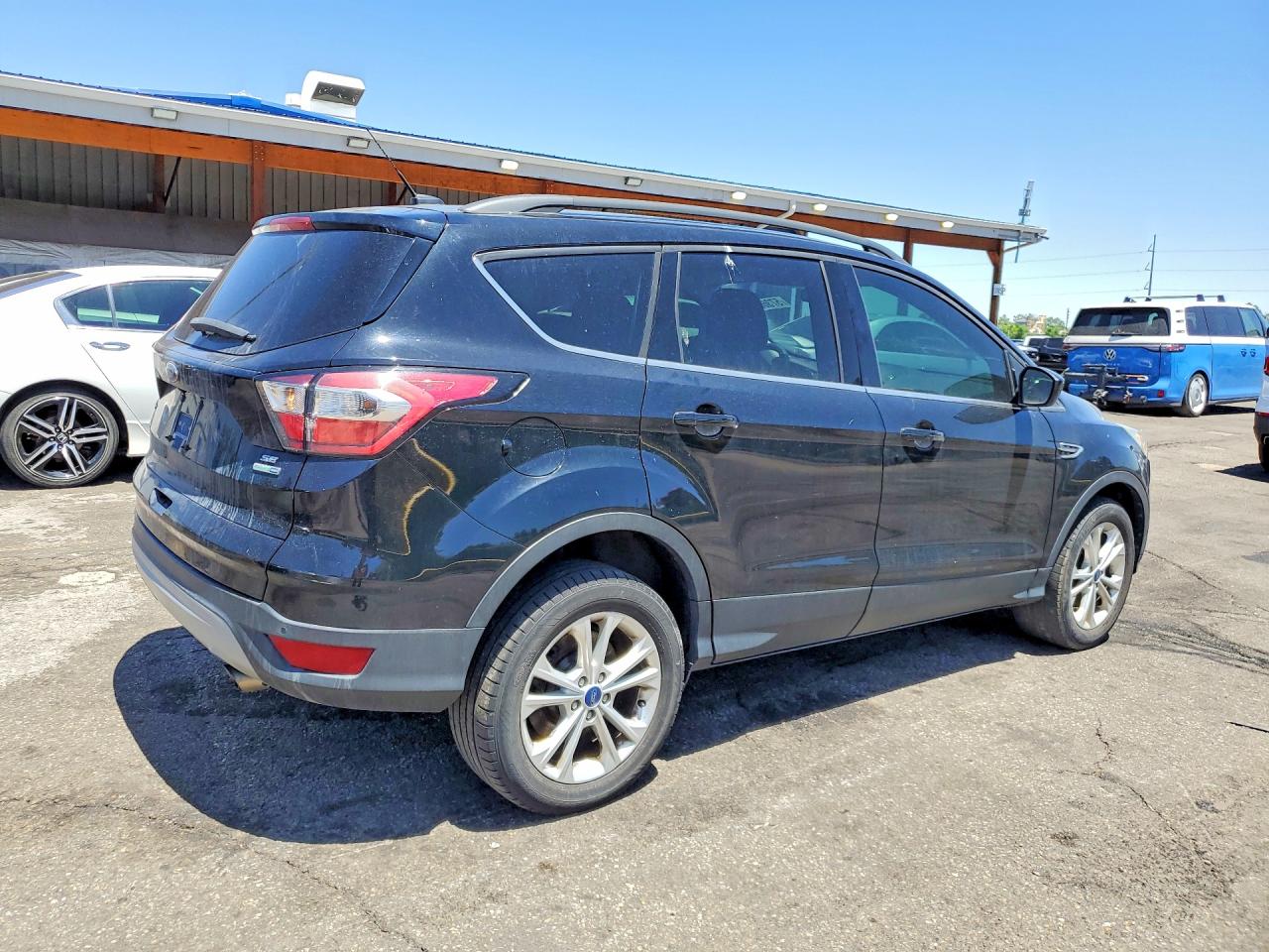2017 Ford Escape Se Черный vin: 1FMCU9GD1HUC03798