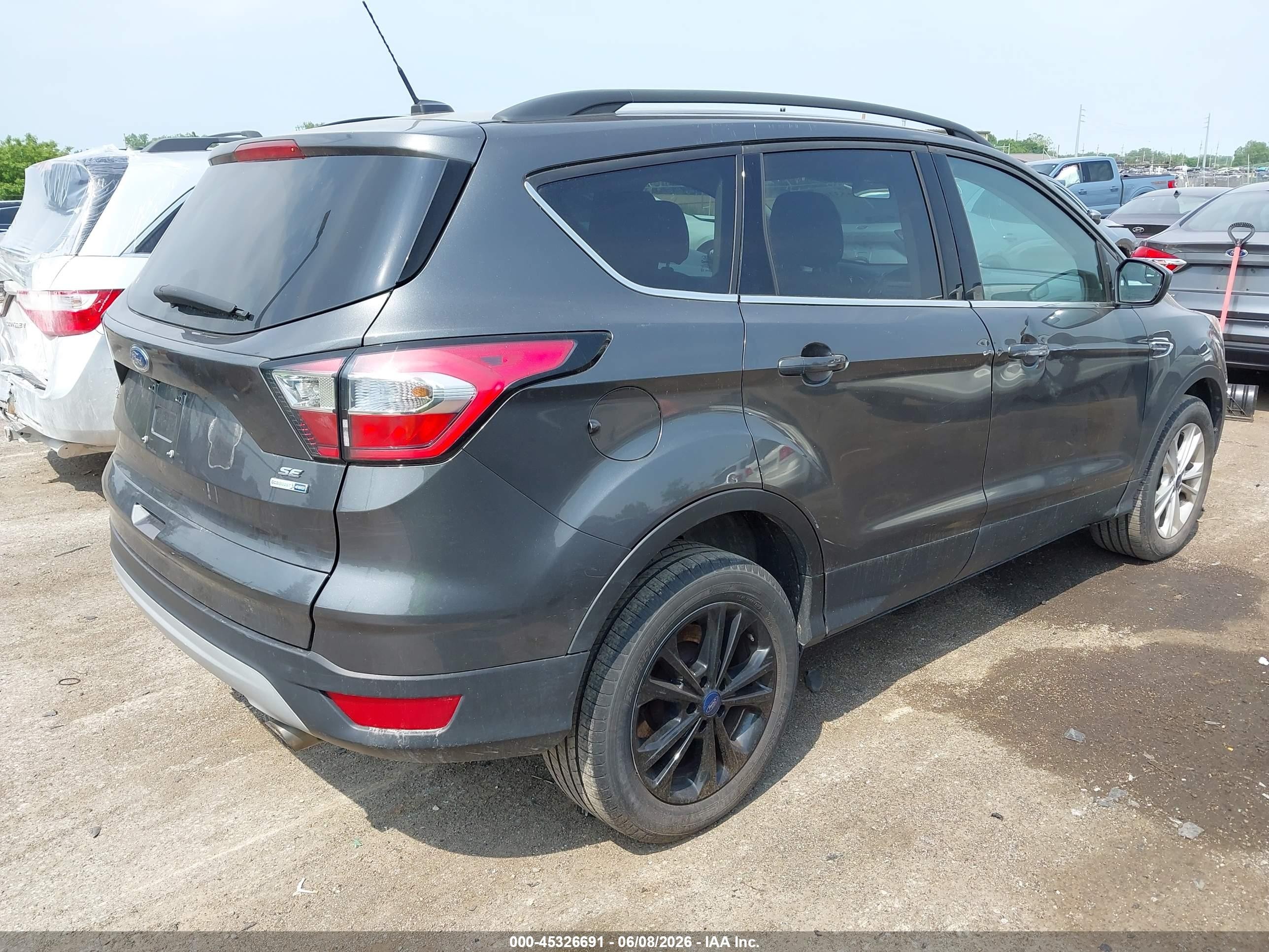 2017 Ford Escape Se Серый vin: 1FMCU9GD1HUD01150