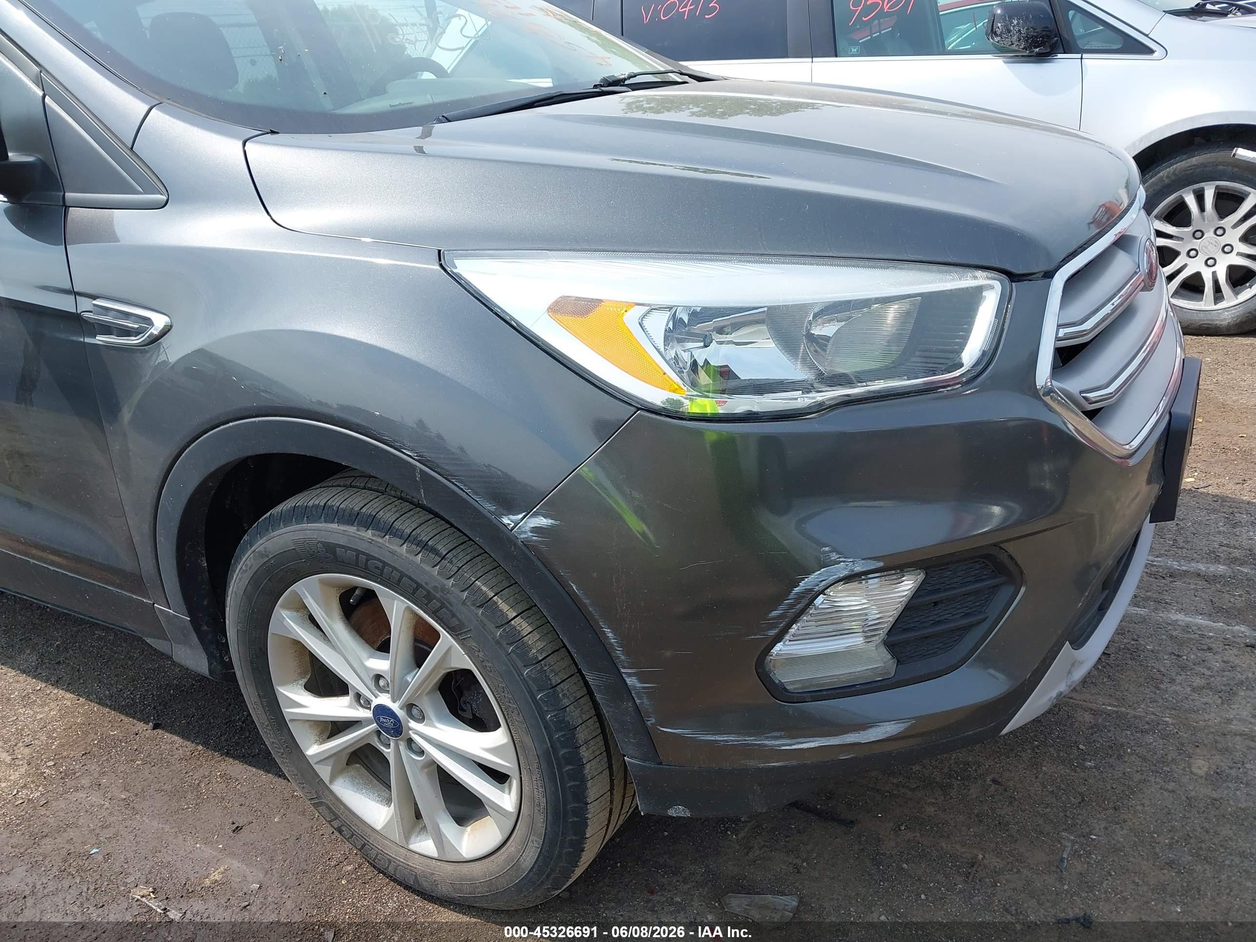 2017 Ford Escape Se Серый vin: 1FMCU9GD1HUD01150