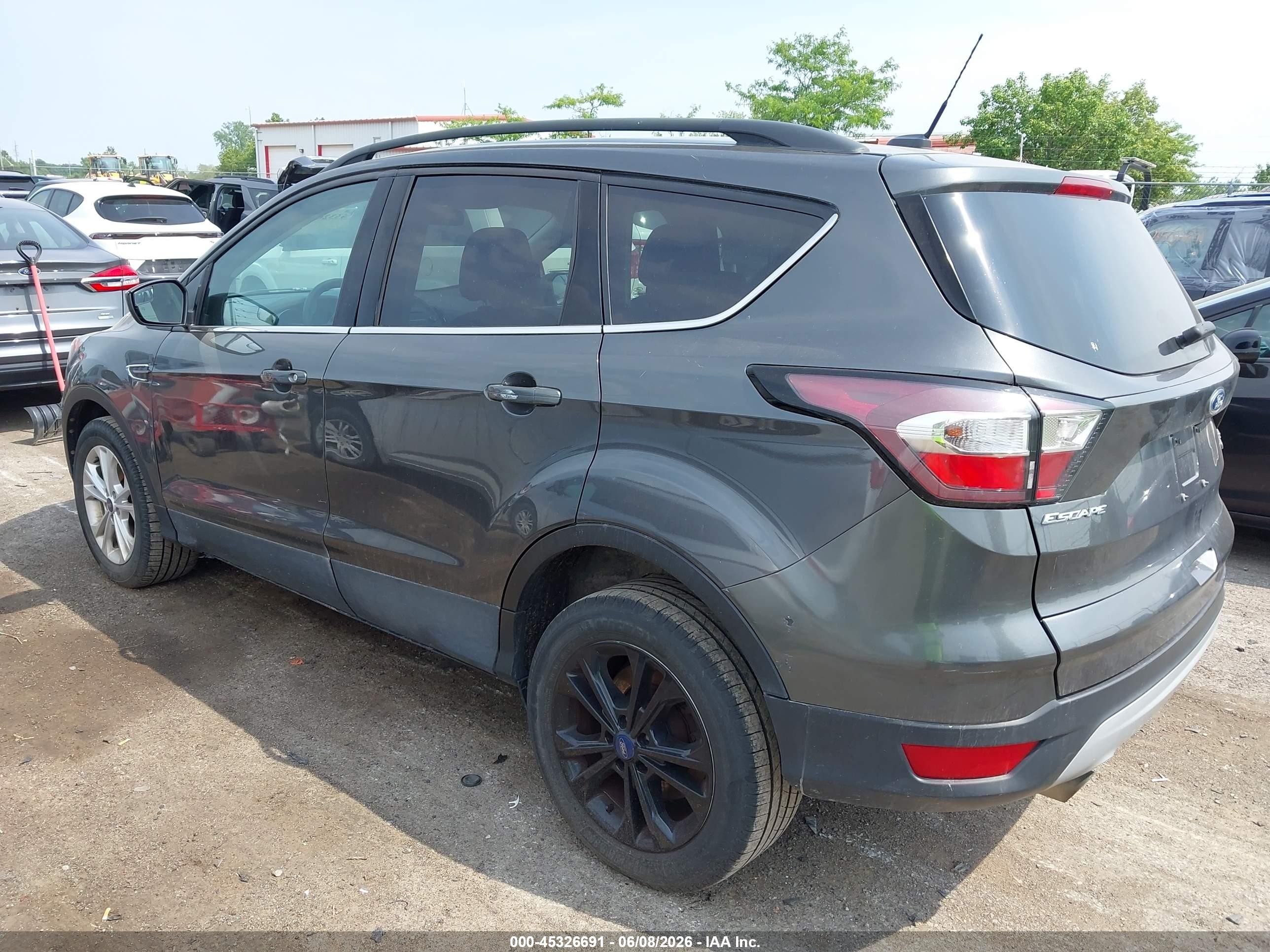 2017 Ford Escape Se Серый vin: 1FMCU9GD1HUD01150