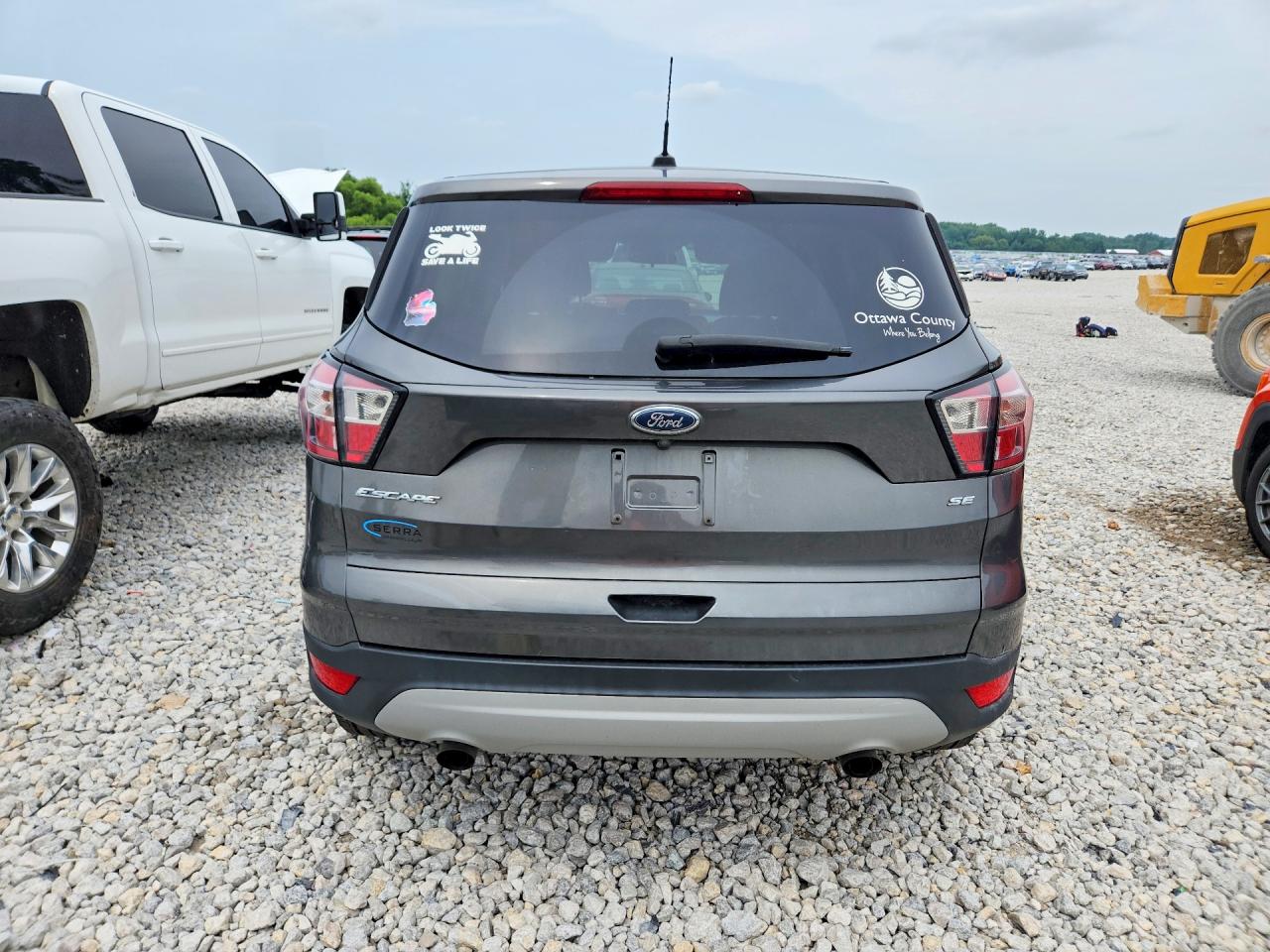 2017 Ford Escape Se Серый vin: 1FMCU9GD1HUE88602