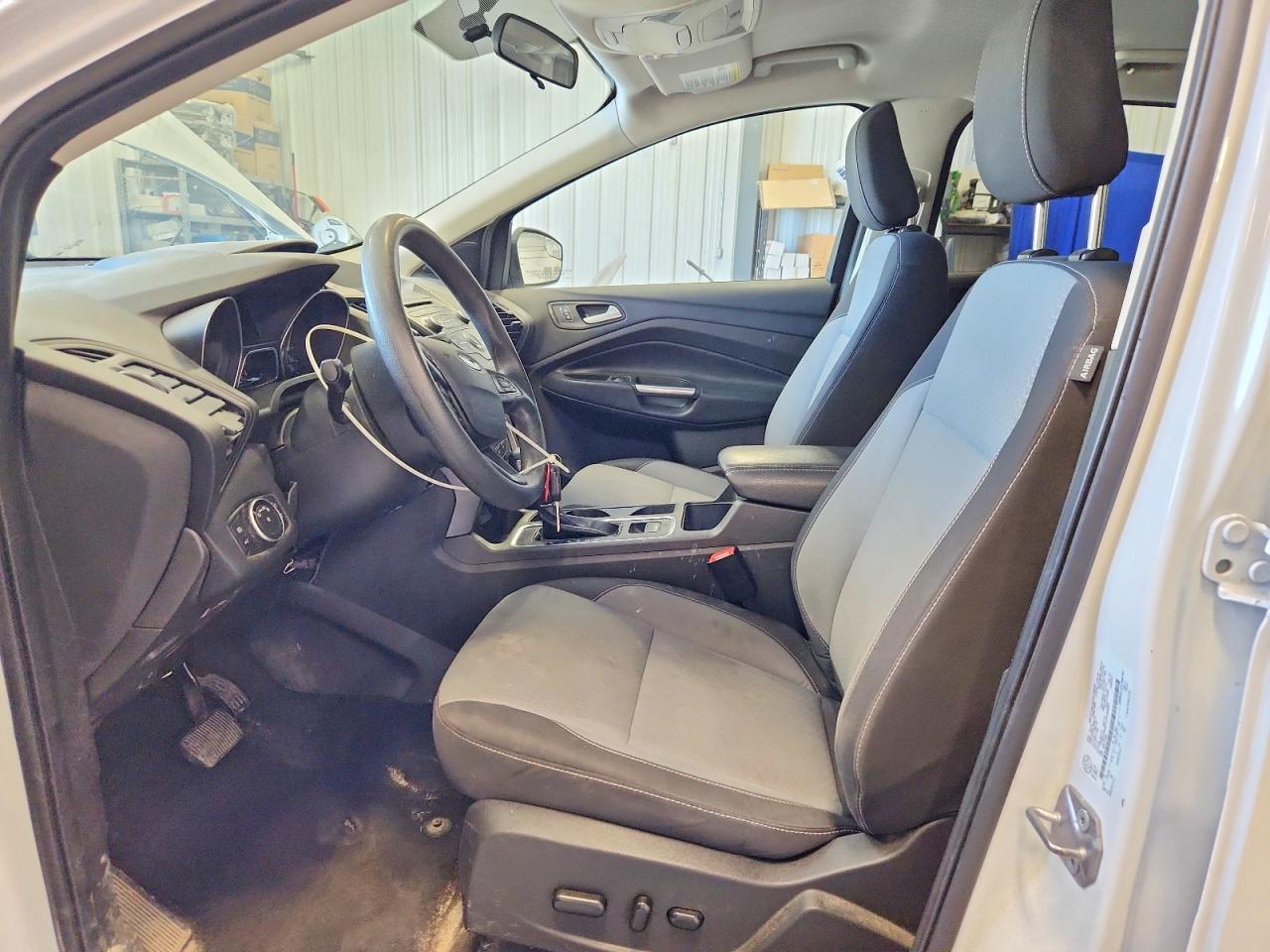 2018 Ford Escape Se White vin: 1FMCU9GD1JUC80693