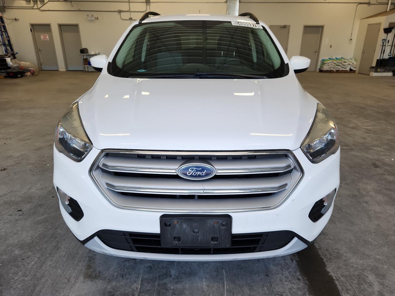 2018 Ford Escape Se White vin: 1FMCU9GD1JUC80693 Damage: Front Bumper/Cover, Scraped, 2 To 3 Inches