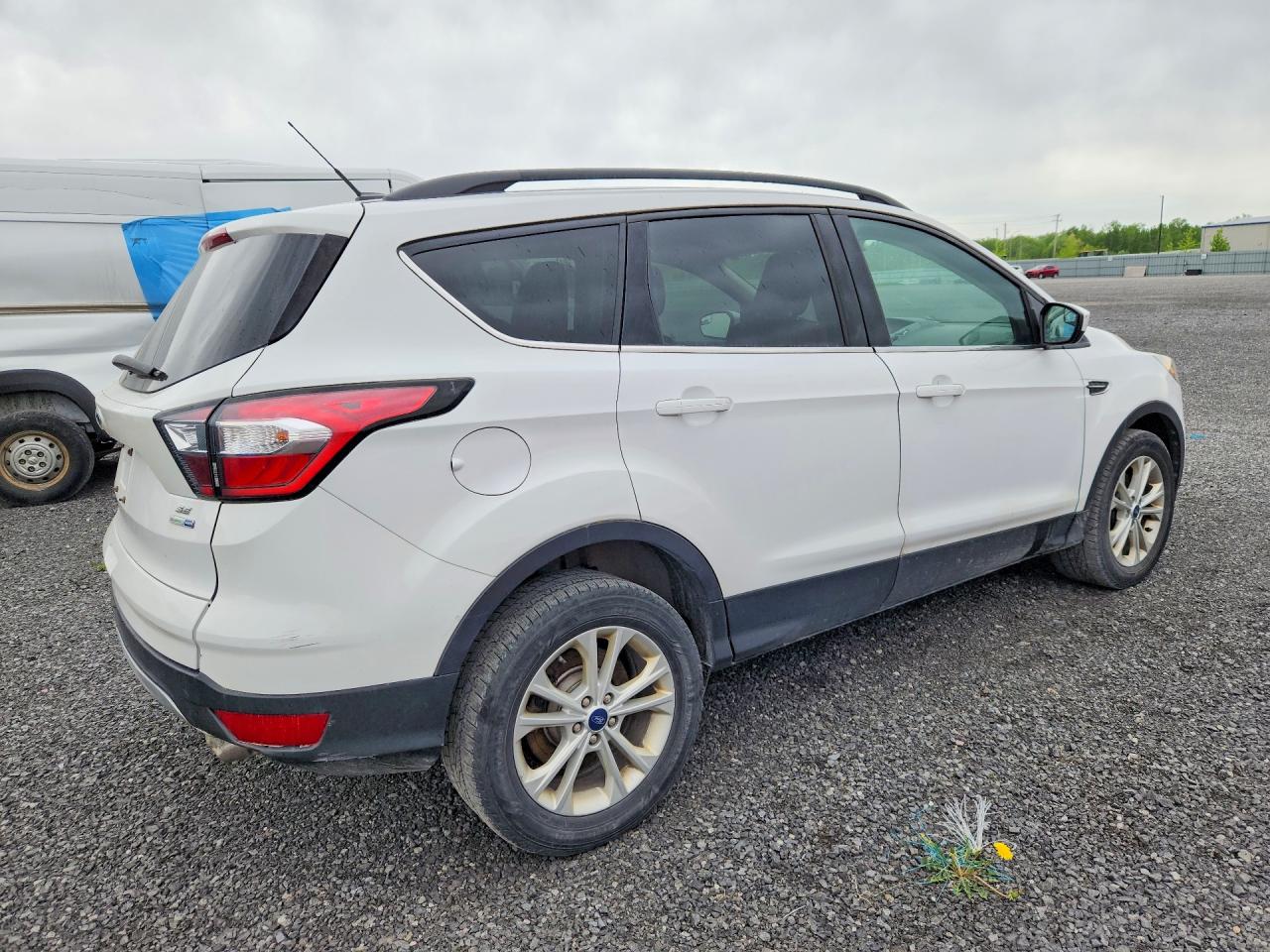 2018 Ford Escape Se White vin: 1FMCU9GD1JUC80693