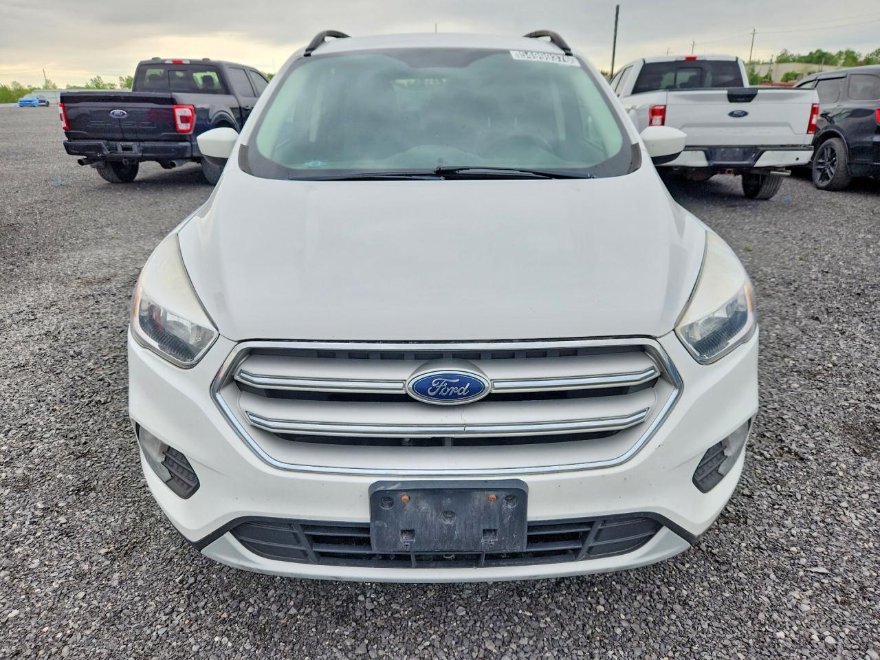 2018 Ford Escape Se White vin: 1FMCU9GD1JUC80693
