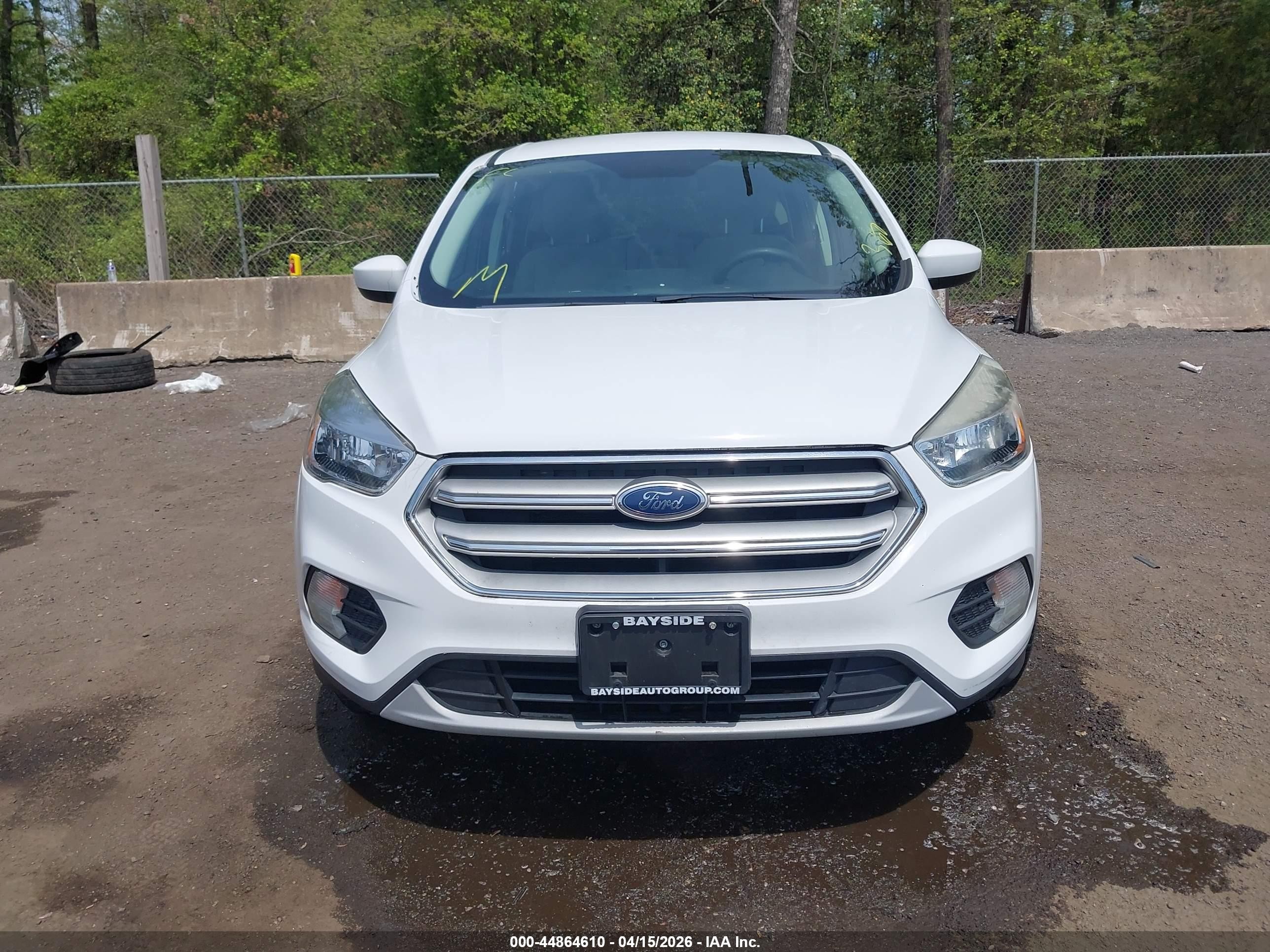 2019 Ford Escape Se White vin: 1FMCU9GD1KUB31394