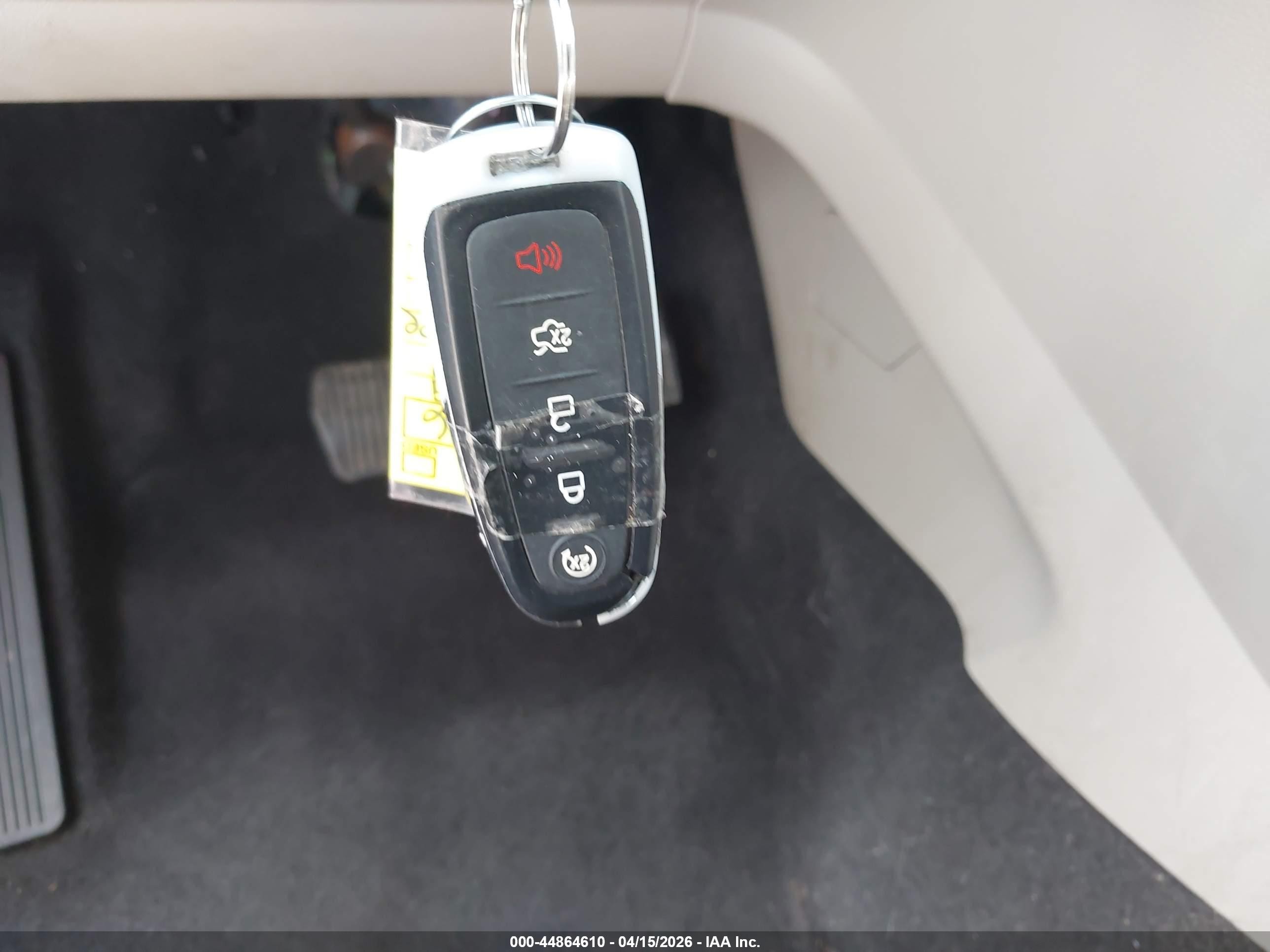 2019 Ford Escape Se White vin: 1FMCU9GD1KUB31394
