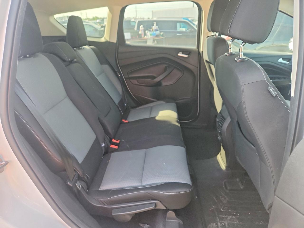 2017 Ford Escape Se White vin: 1FMCU9GD2HUA12925