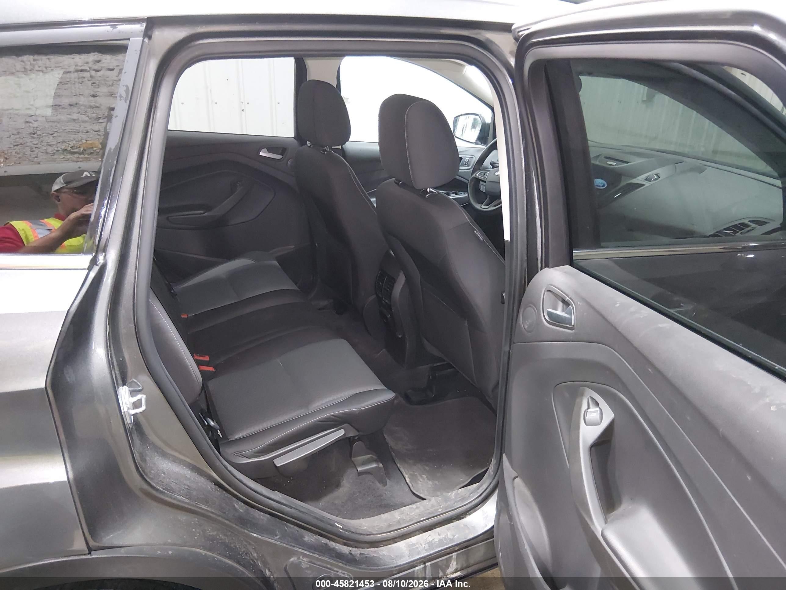 2017 Ford Escape Se Серый vin: 1FMCU9GD2HUA41342