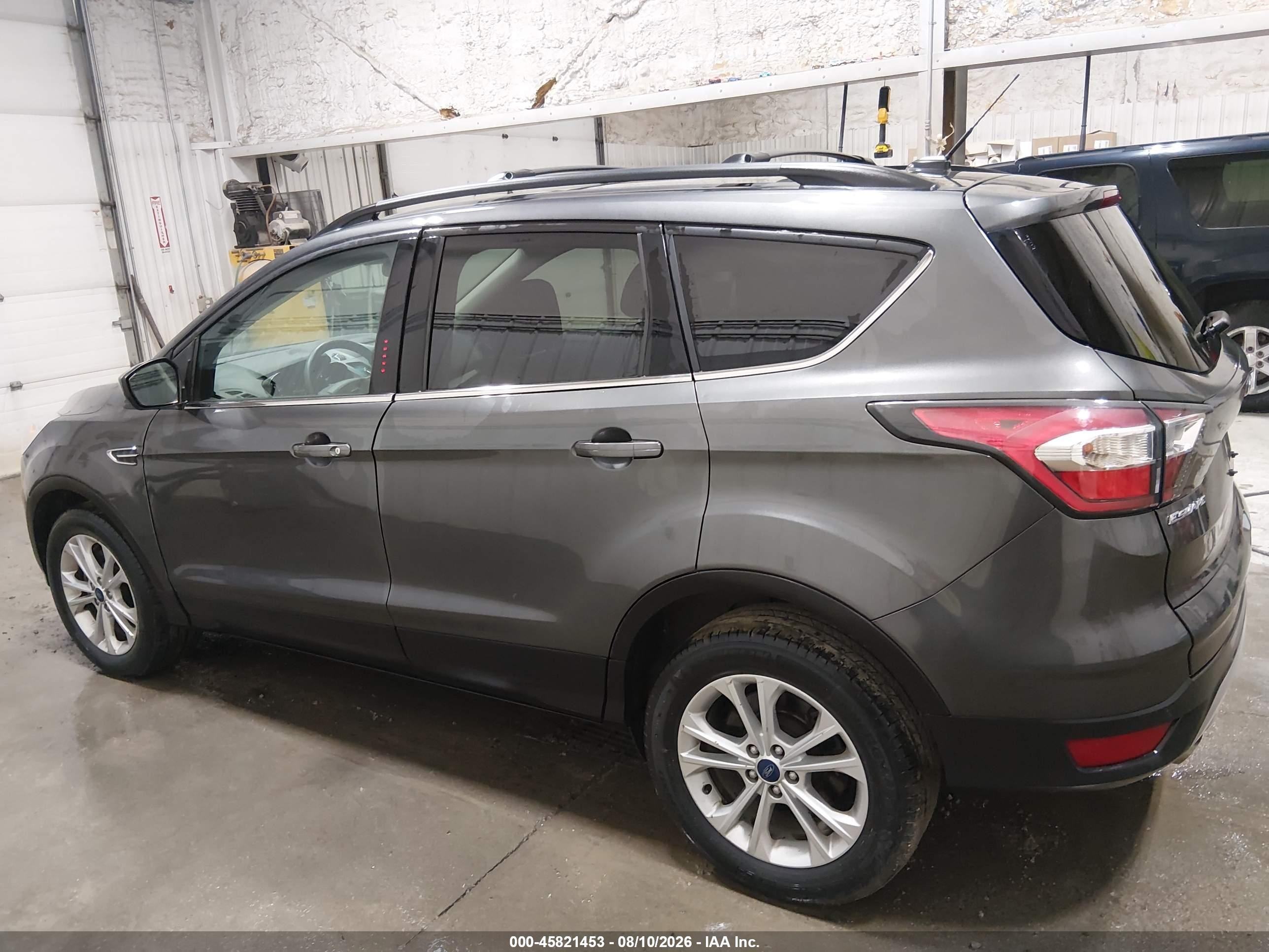 2017 Ford Escape Se Серый vin: 1FMCU9GD2HUA41342