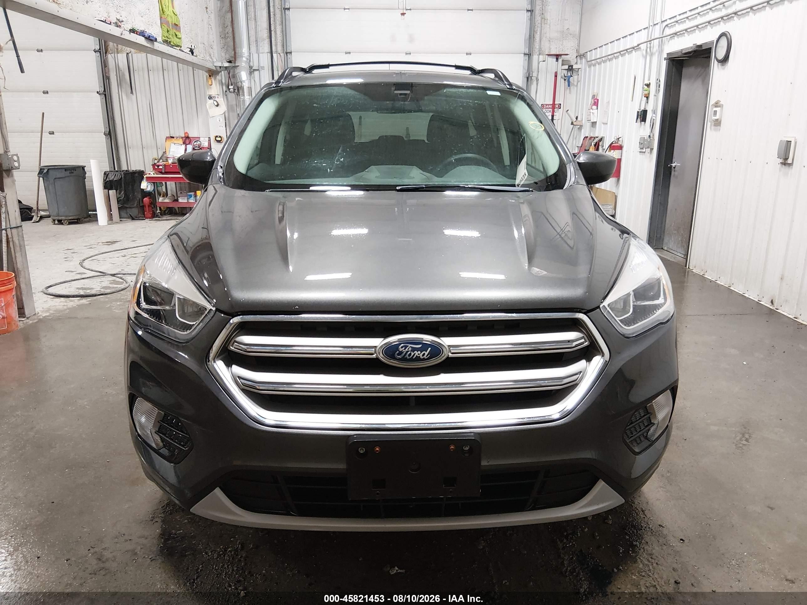 2017 Ford Escape Se Серый vin: 1FMCU9GD2HUA41342