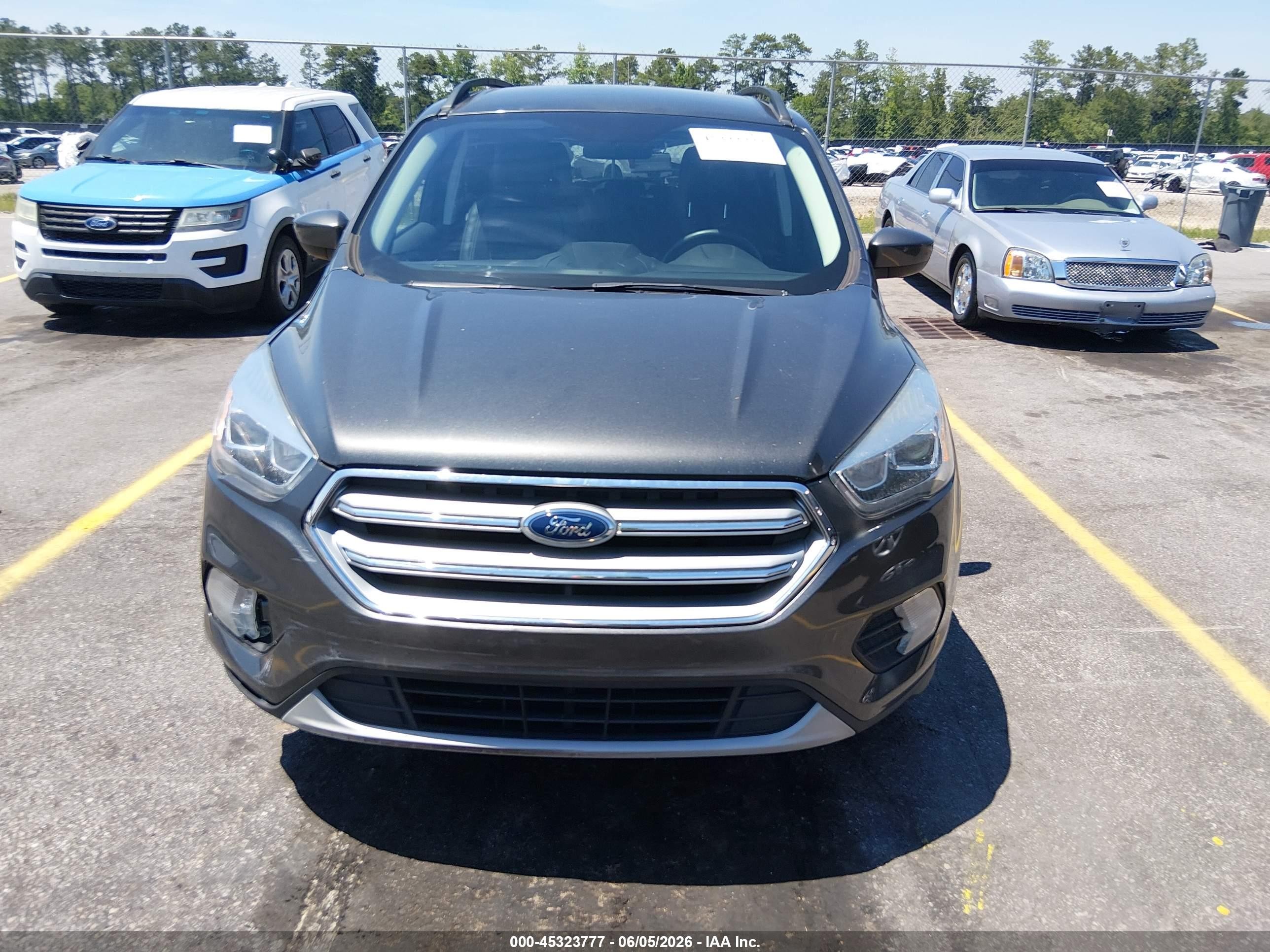 2017 Ford Escape Se Gray vin: 1FMCU9GD2HUE68066