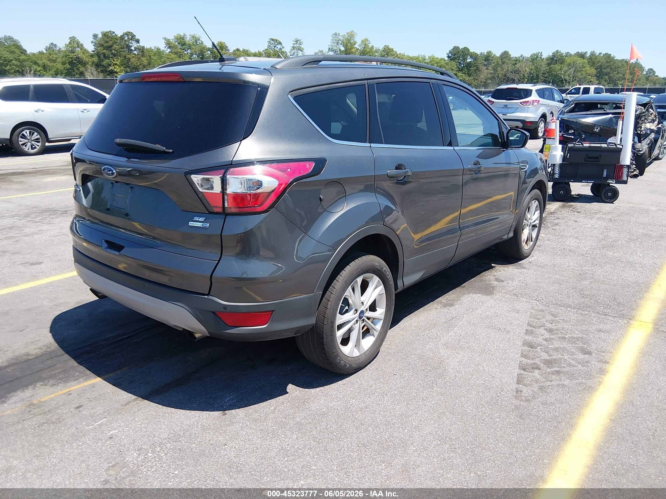 2017 Ford Escape Se Gray vin: 1FMCU9GD2HUE68066