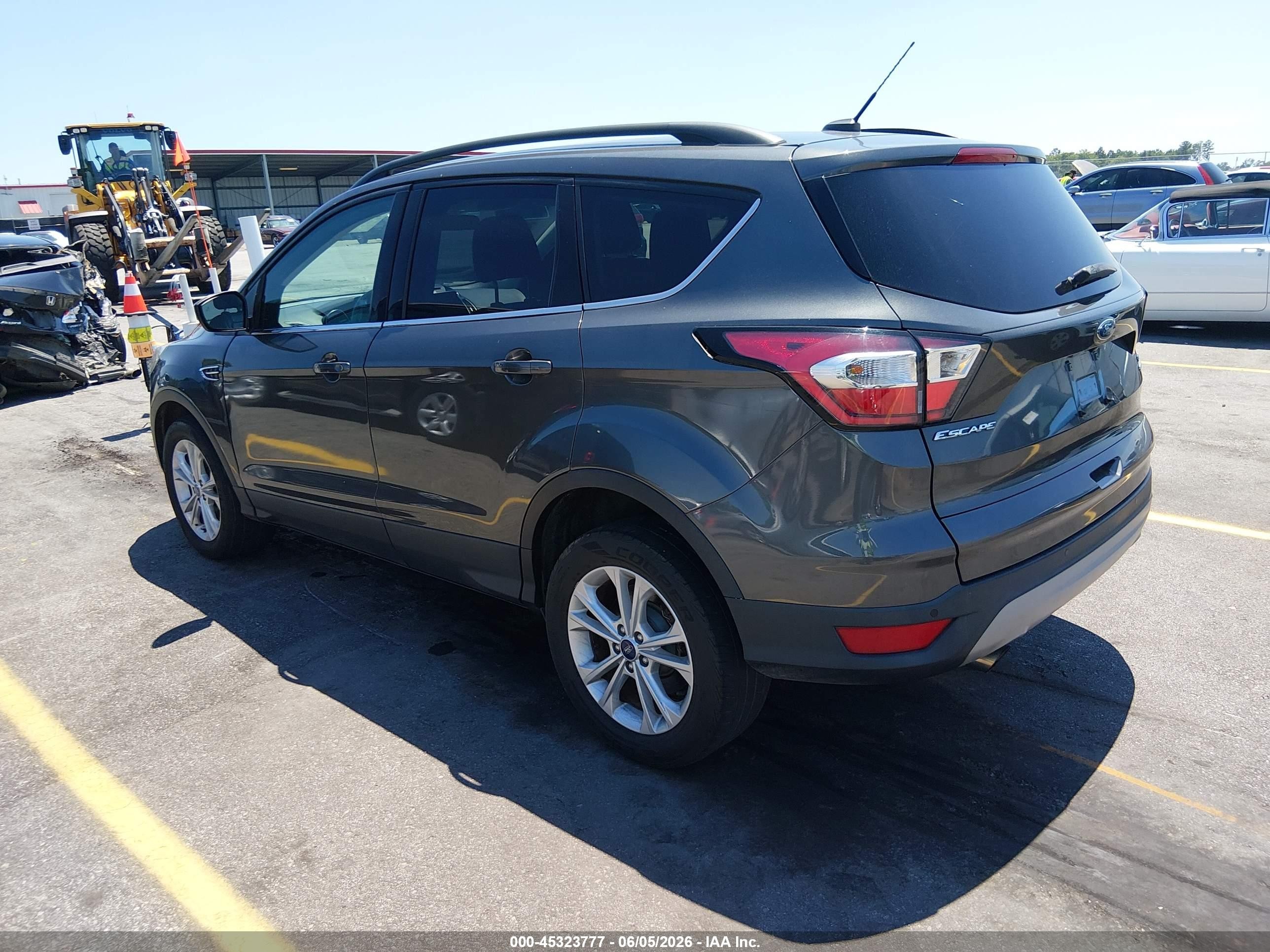 2017 Ford Escape Se Gray vin: 1FMCU9GD2HUE68066