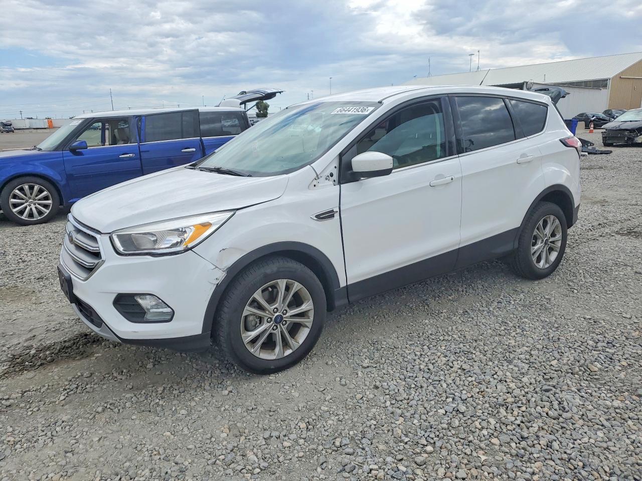 2017 Ford Escape Se White vin: 1FMCU9GD2HUE84770