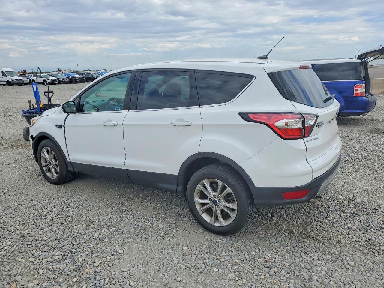 2017 Ford Escape Se White vin: 1FMCU9GD2HUE84770