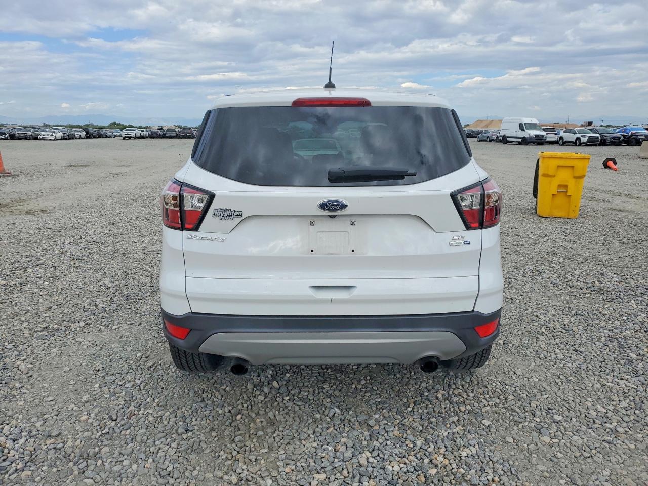 2017 Ford Escape Se White vin: 1FMCU9GD2HUE84770