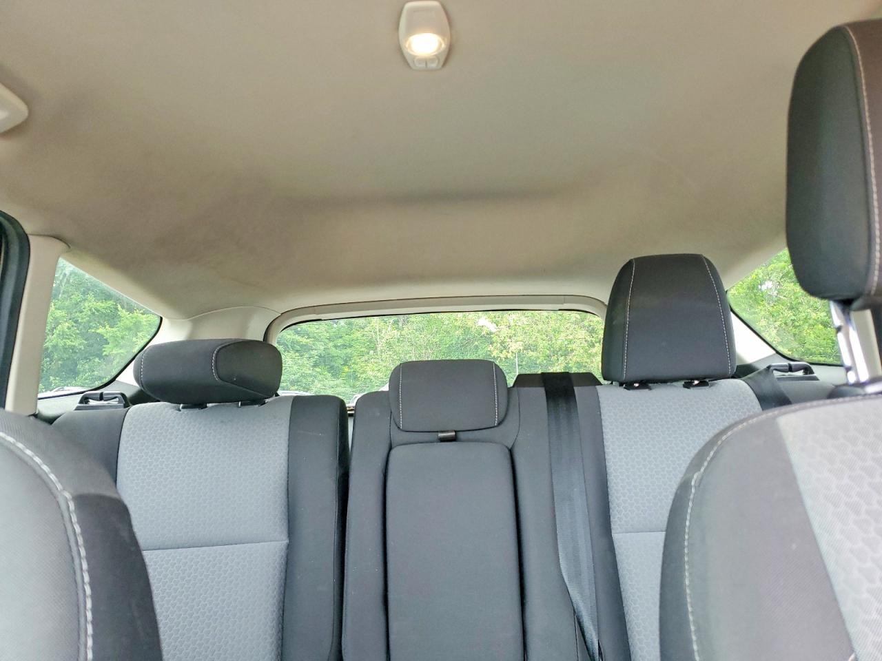 2018 Ford Escape Se Cream vin: 1FMCU9GD2JUA40424