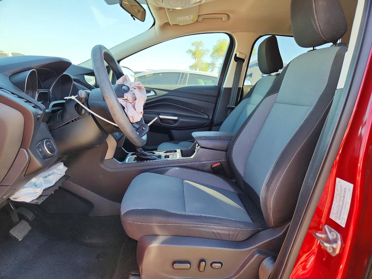 2018 Ford Escape Se Red vin: 1FMCU9GD2JUB73202