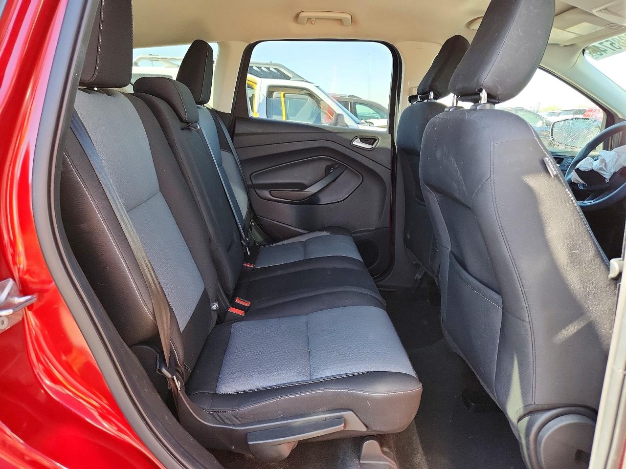 2018 Ford Escape Se Red vin: 1FMCU9GD2JUB73202